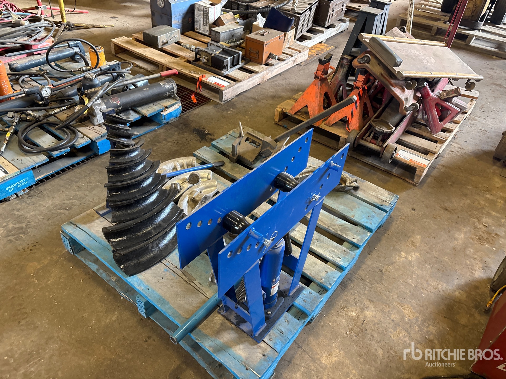 General Appearance with Bild, Ecke vorne links