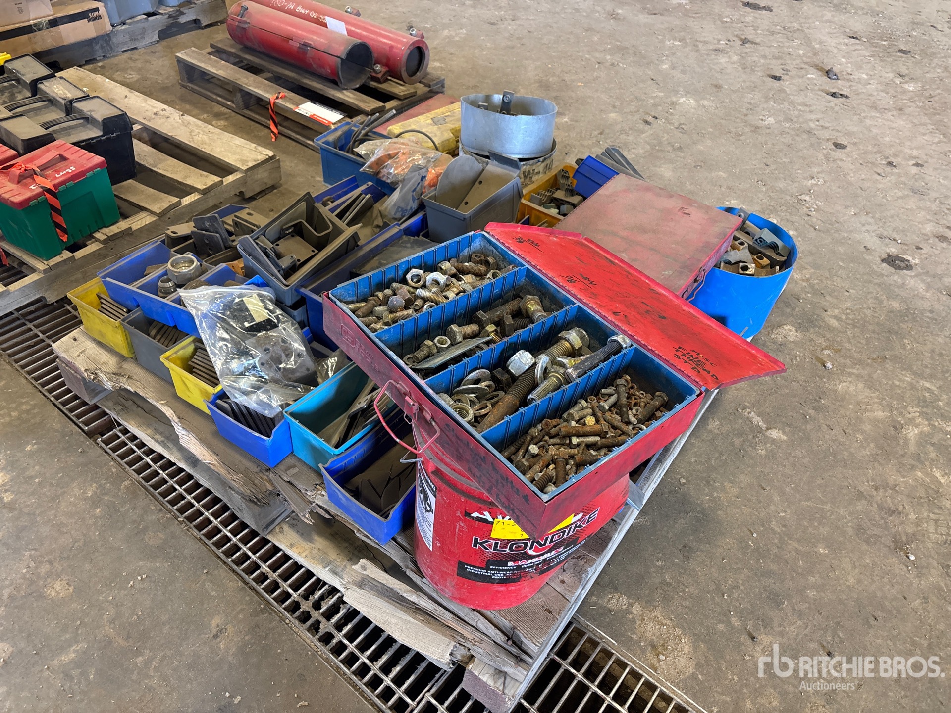 General Appearance with Foto, angolo anteriore sinistro