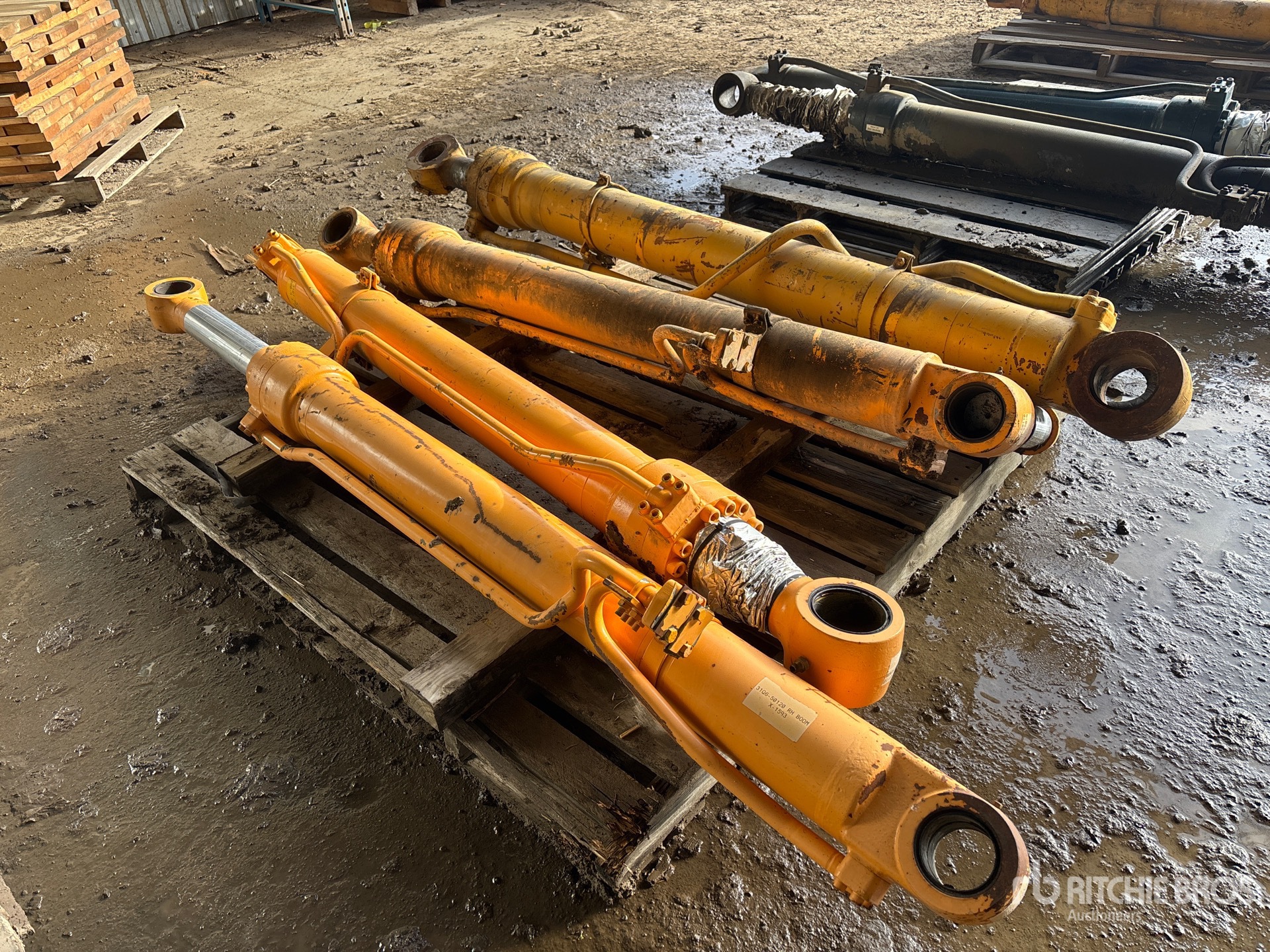 General Appearance with Foto, angolo anteriore sinistro