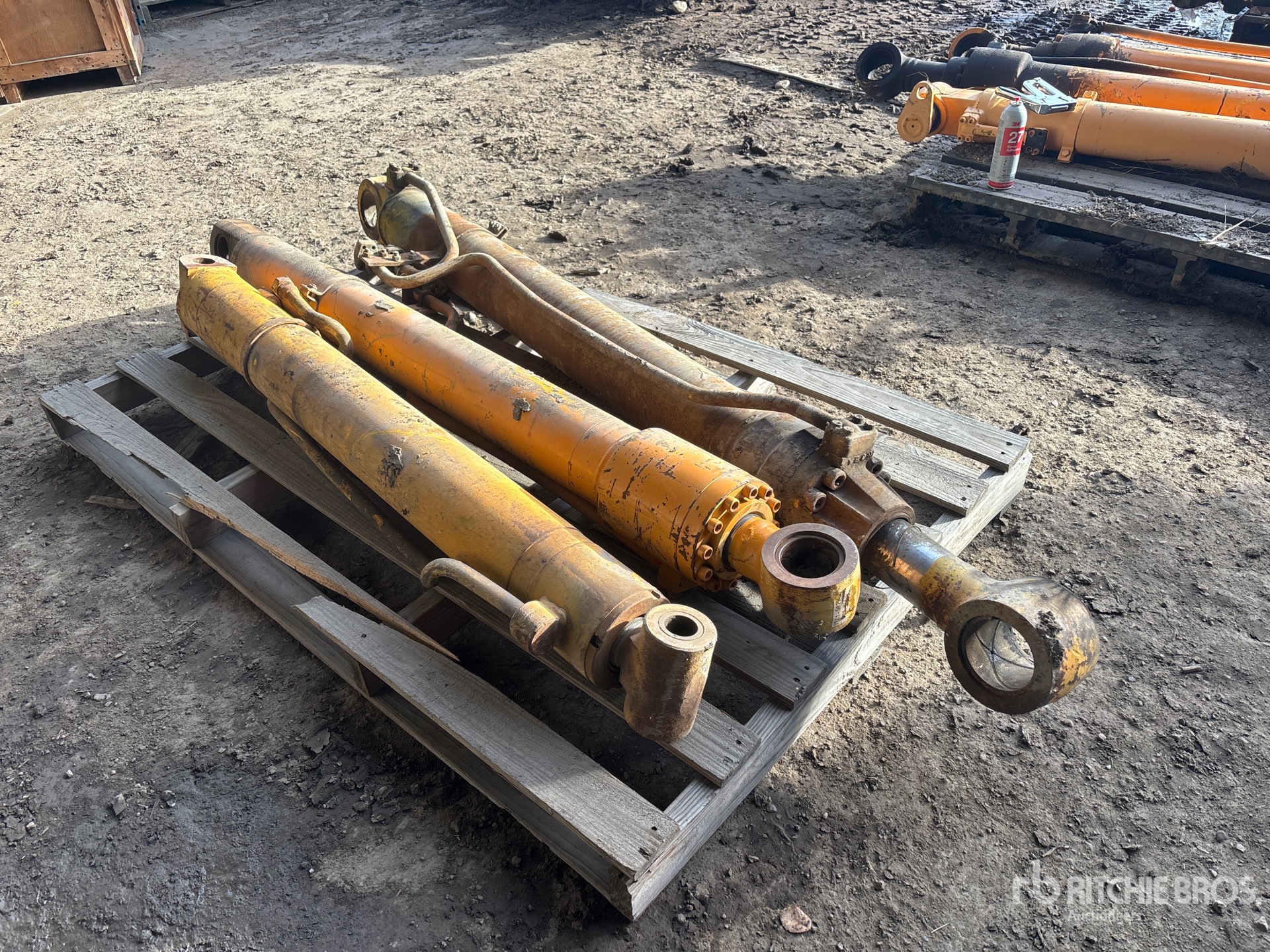 General Appearance with Bild, Ecke hinten rechts