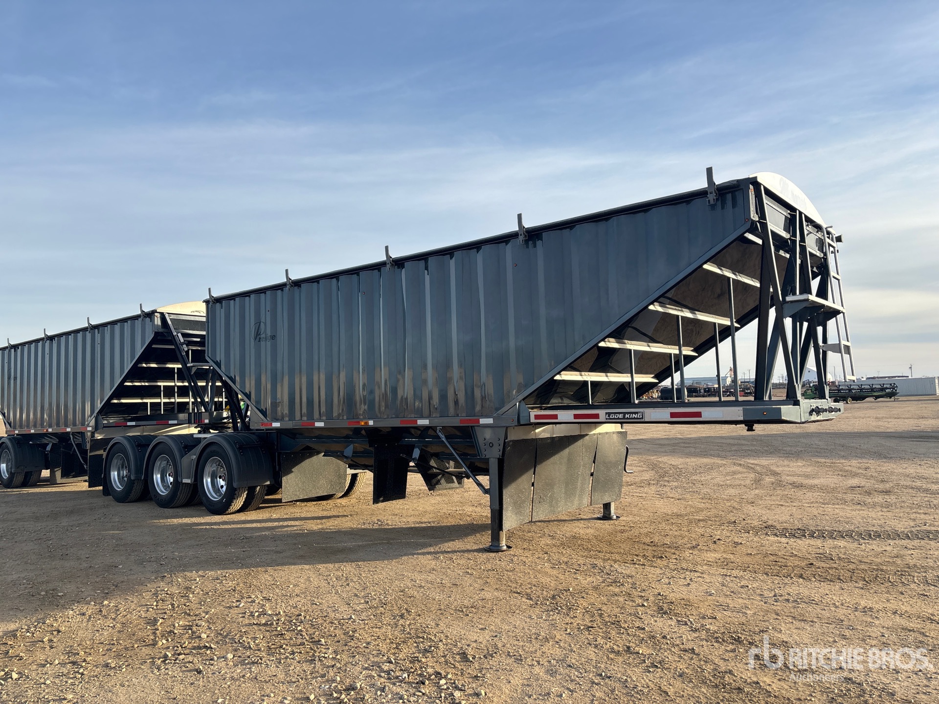 General Appearance with Bild, Ecke vorne rechts