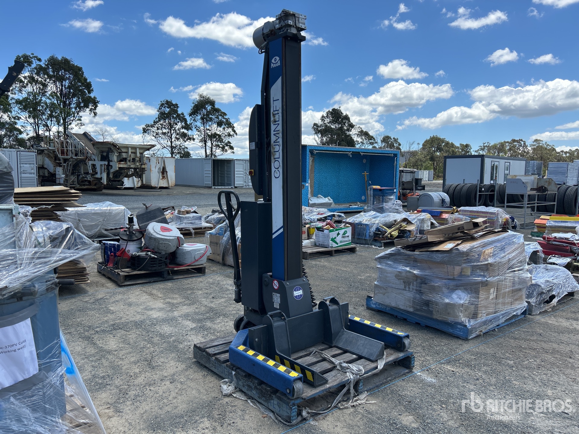 General Appearance with Picture, Right Front Corner