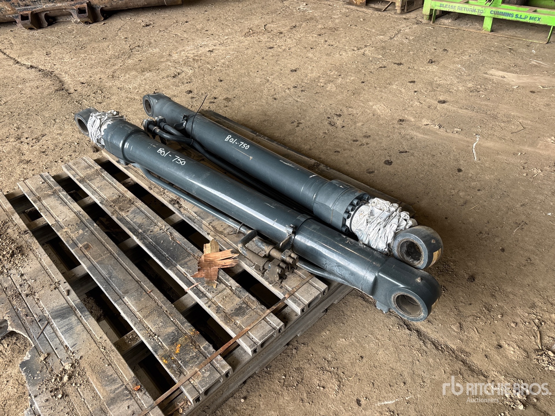 General Appearance with Foto, angolo anteriore sinistro