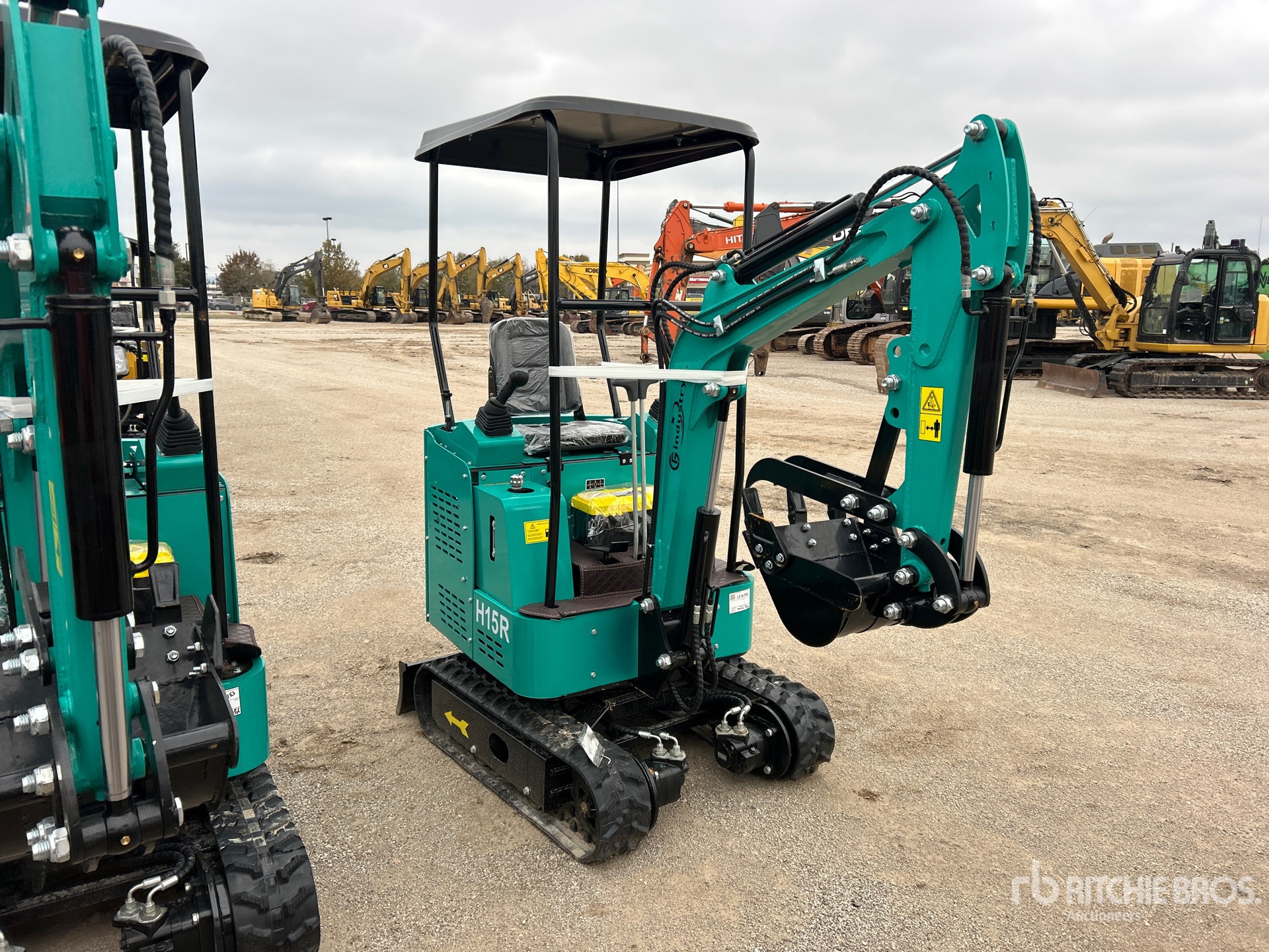 General Appearance with Picture, Right Front Corner