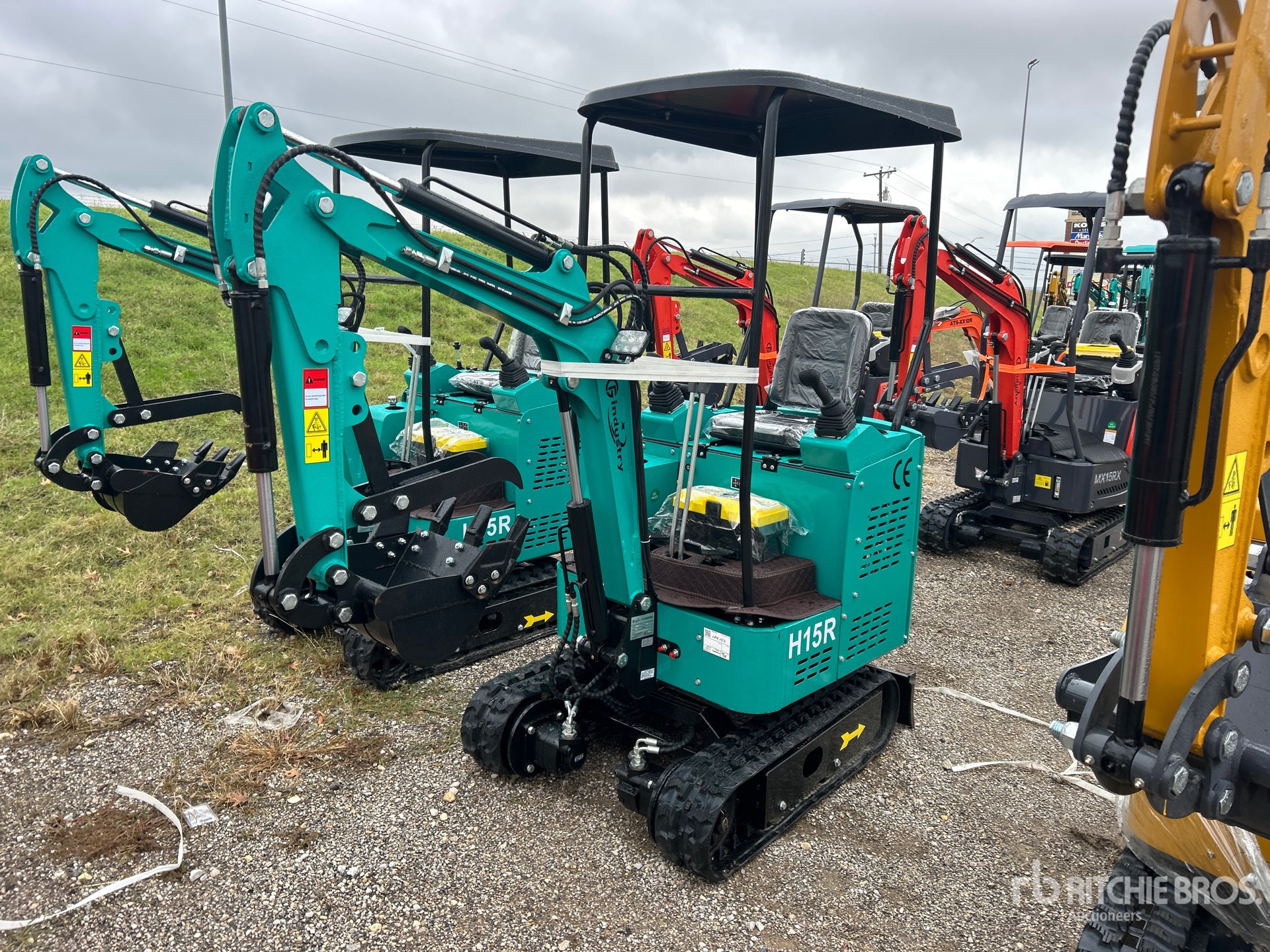 General Appearance with Picture, Left Front Corner