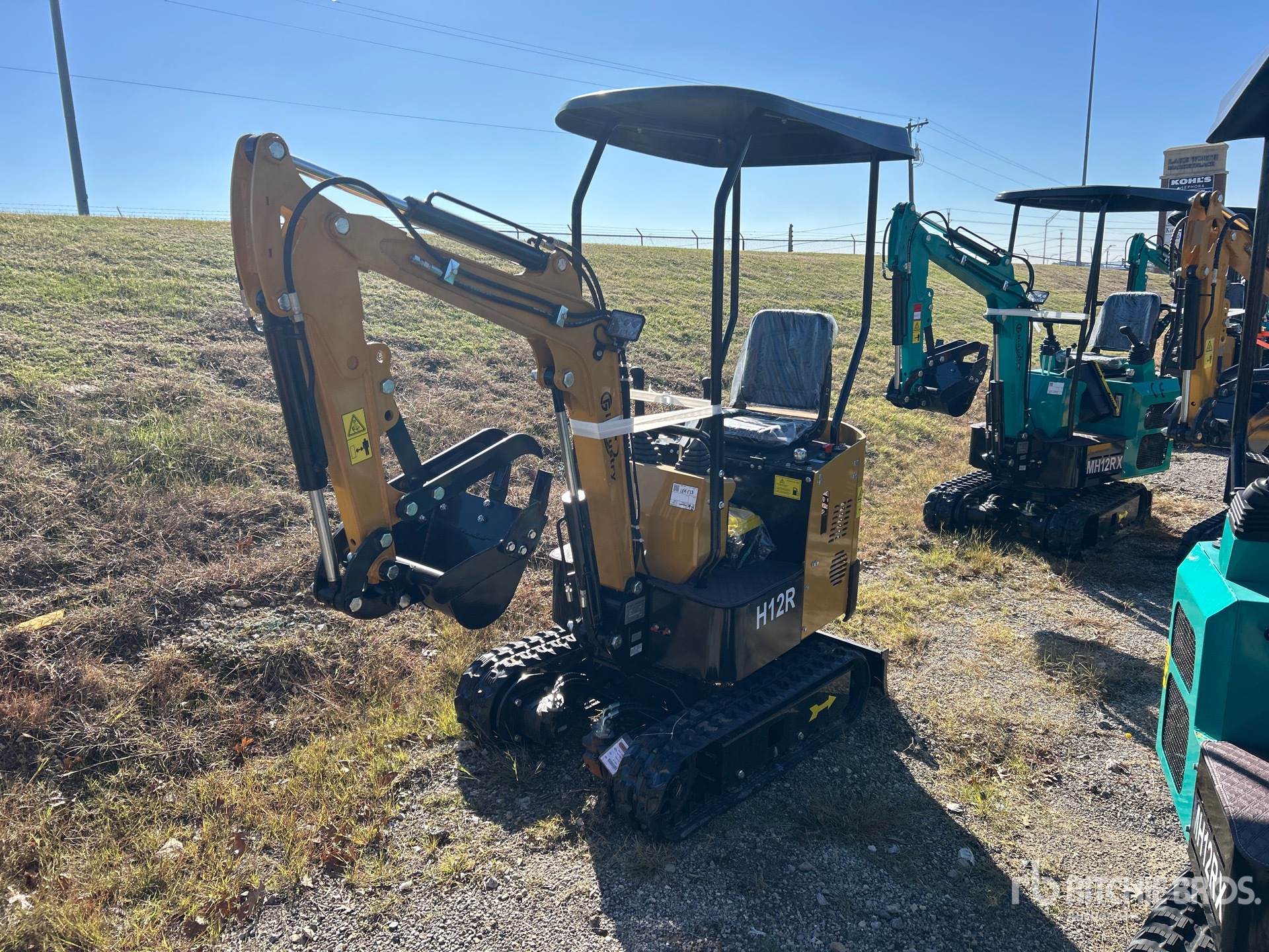 General Appearance with Picture, Left Front Corner