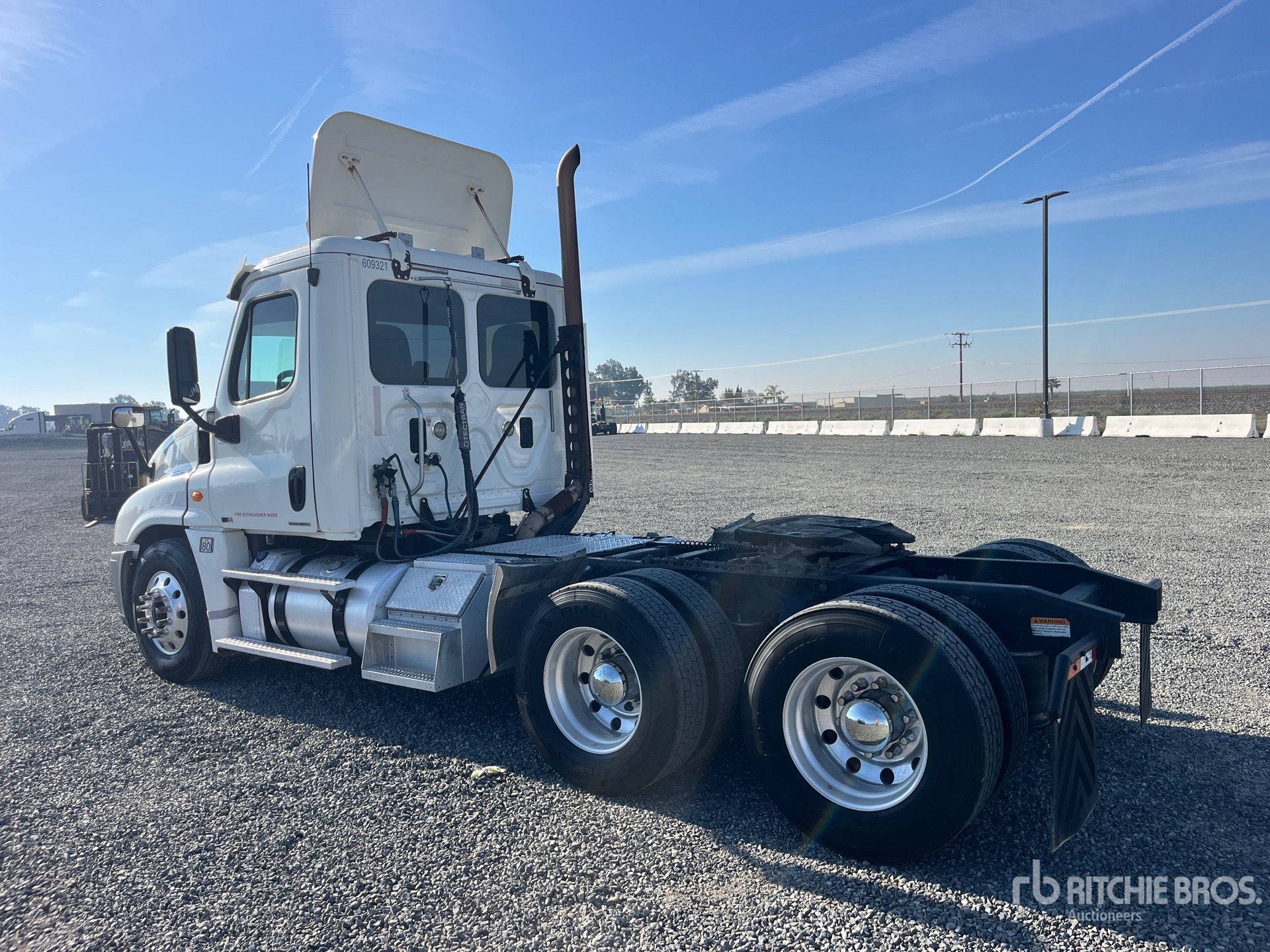 General Appearance with Zdjęcie, lewy dolny róg