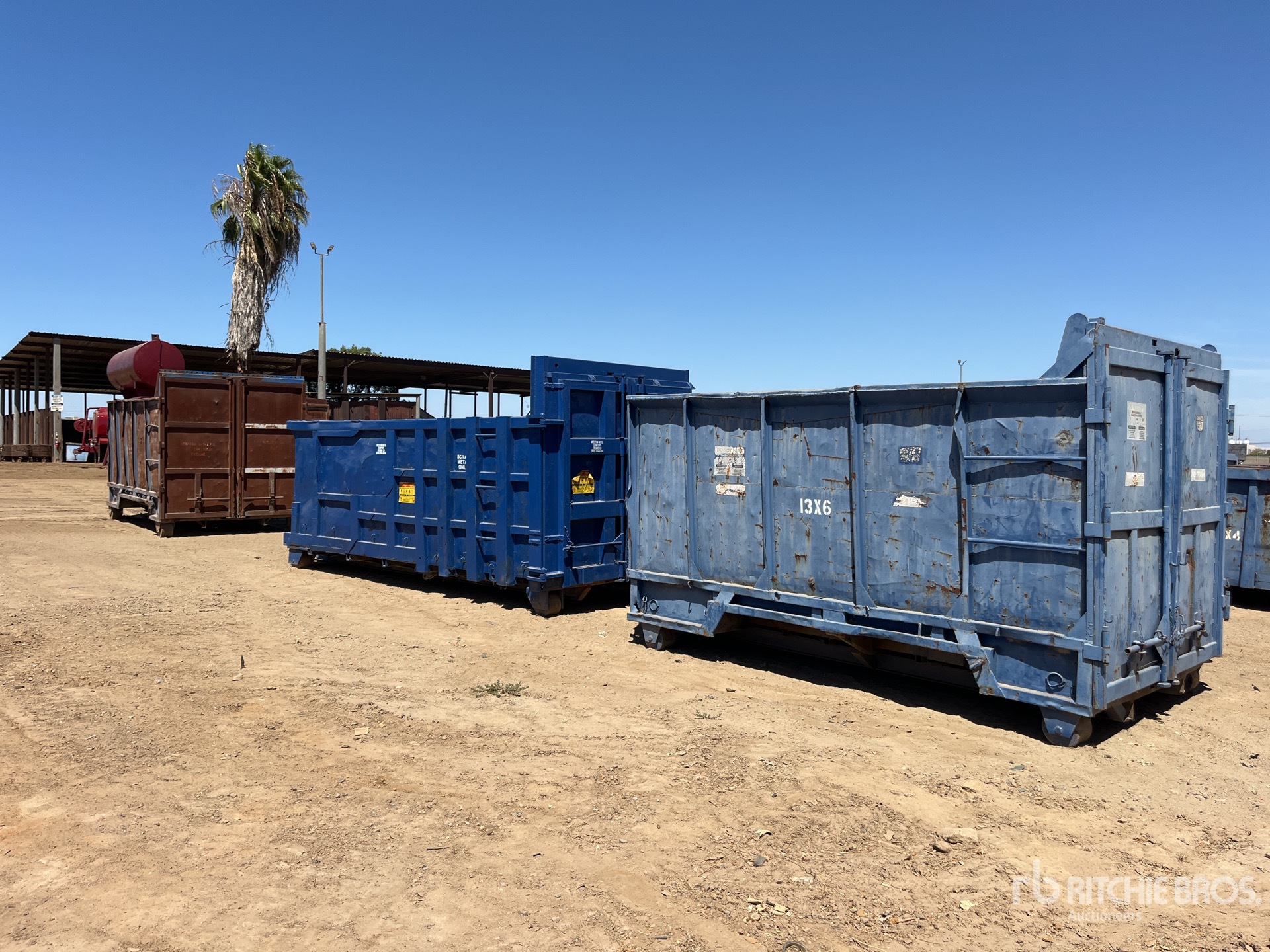 General Appearance with Bild, Ecke vorne rechts