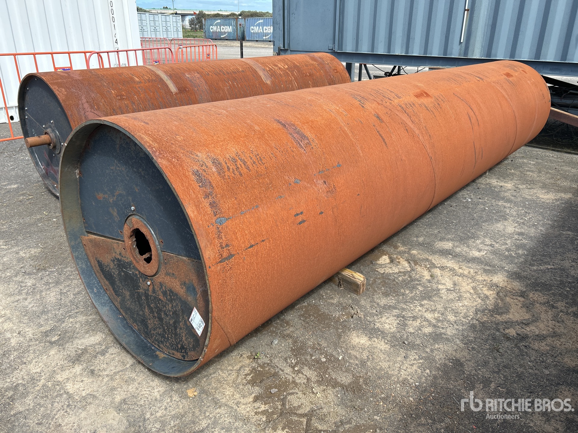 General Appearance with Bild, Ecke vorne links