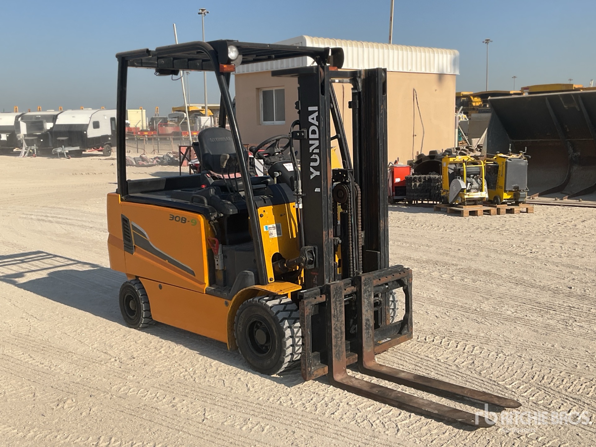 Aspect général with Image, coin avant droit