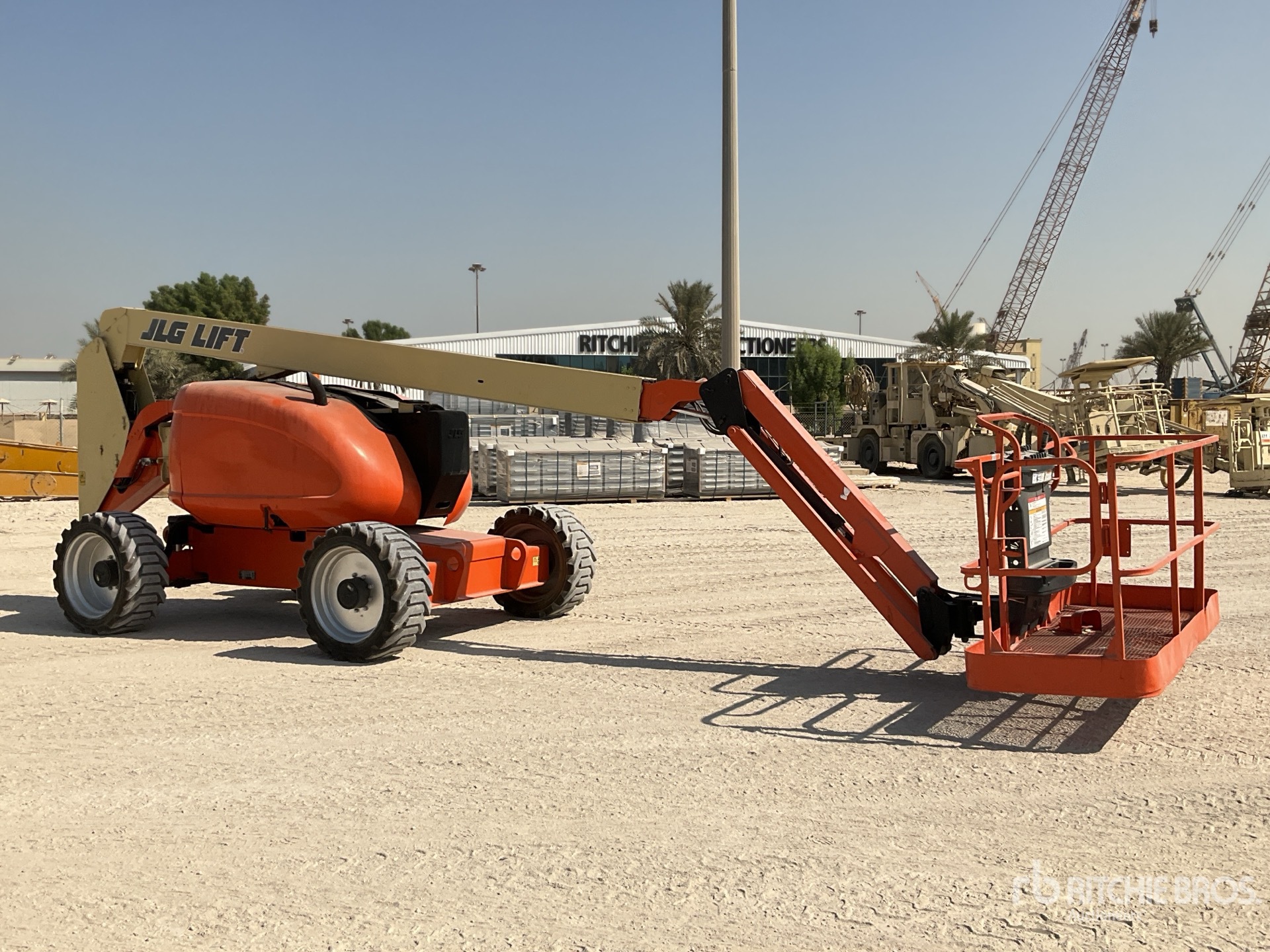 General Appearance with Image, coin avant droit