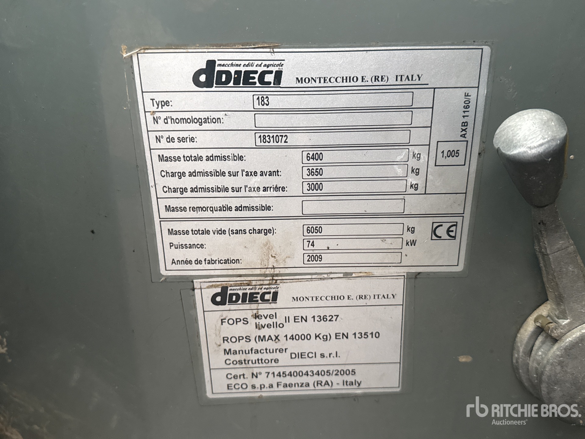 General Appearance with Numéro de série/Numéro d'identification du véhicule automobile
