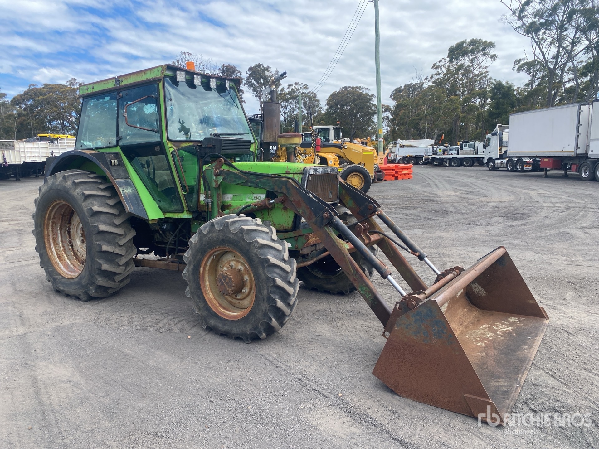 General Appearance with Picture, Right Front Corner