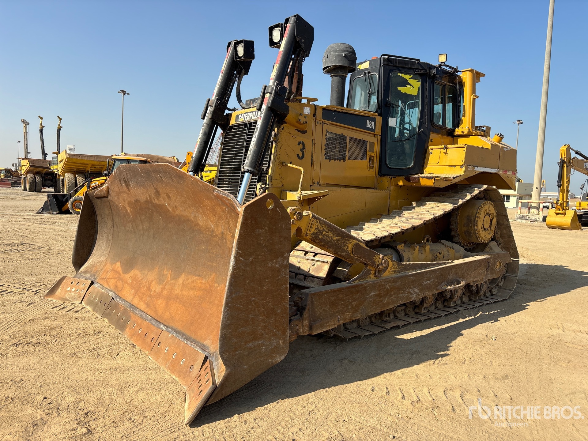 General Appearance with Bild, Ecke vorne links