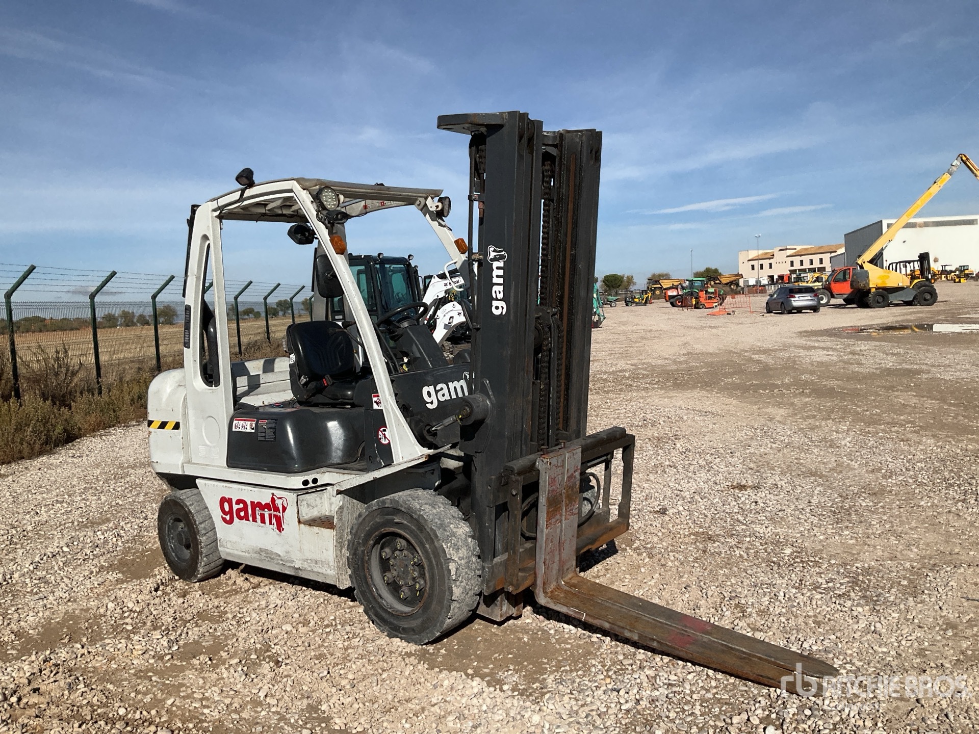 General Appearance with Picture, Right Front Corner