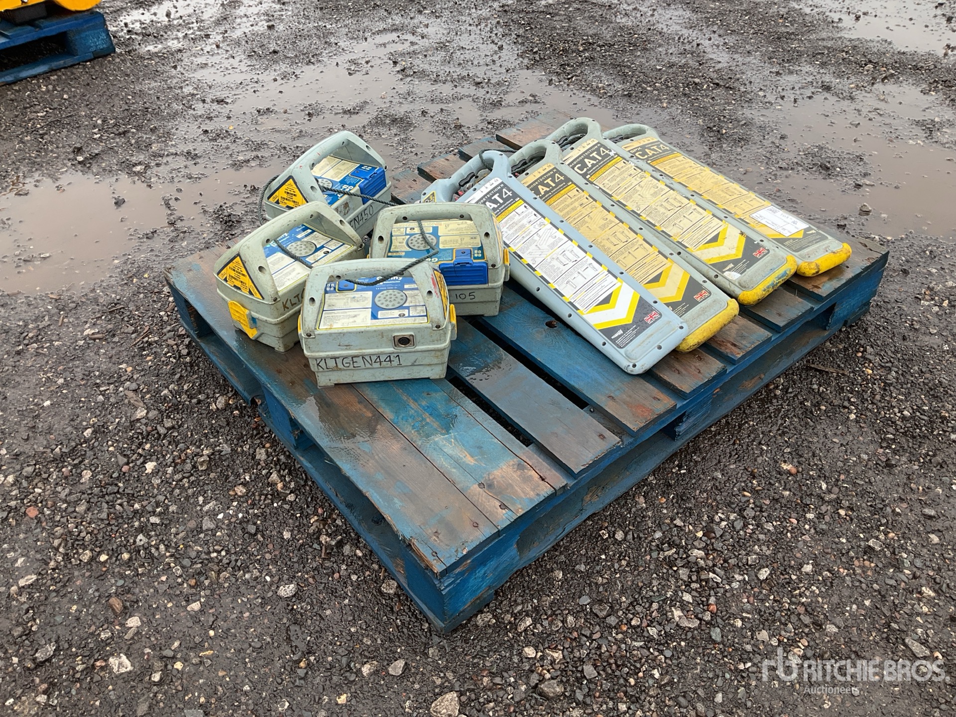 General Appearance with Bild, Ecke vorne links