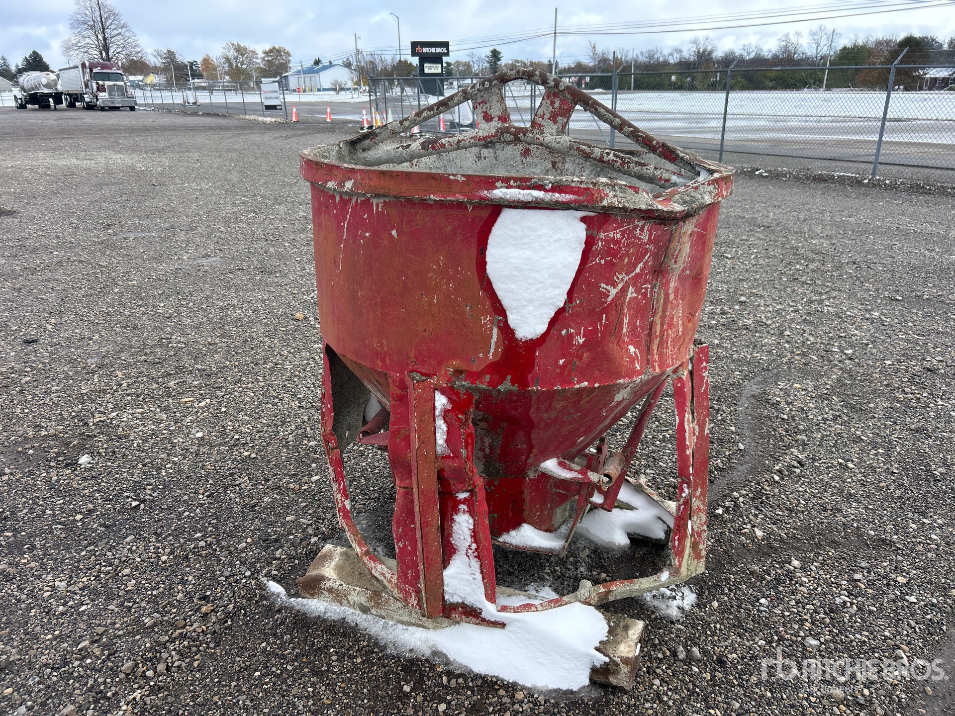 General Appearance with Foto, angolo posteriore sinistro