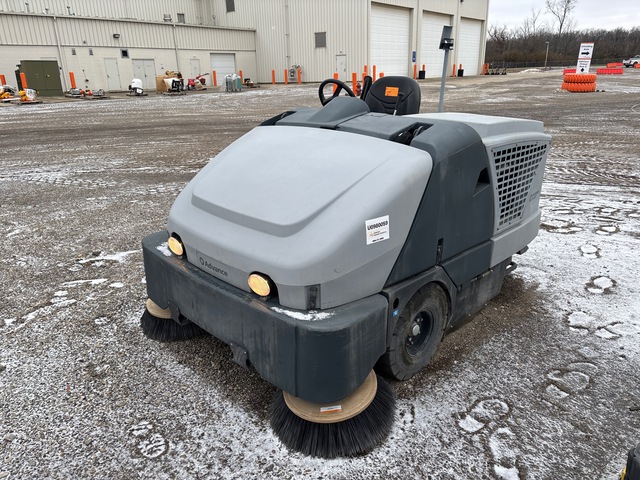 2021 Advance SW8000 Ride-On Floor Sweeper