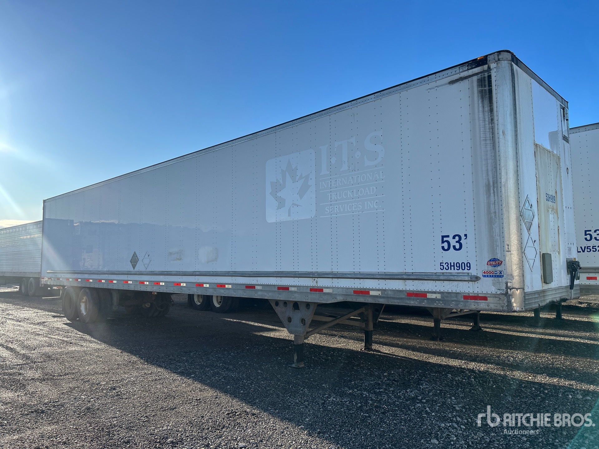 General Appearance with Bild, Ecke vorne rechts