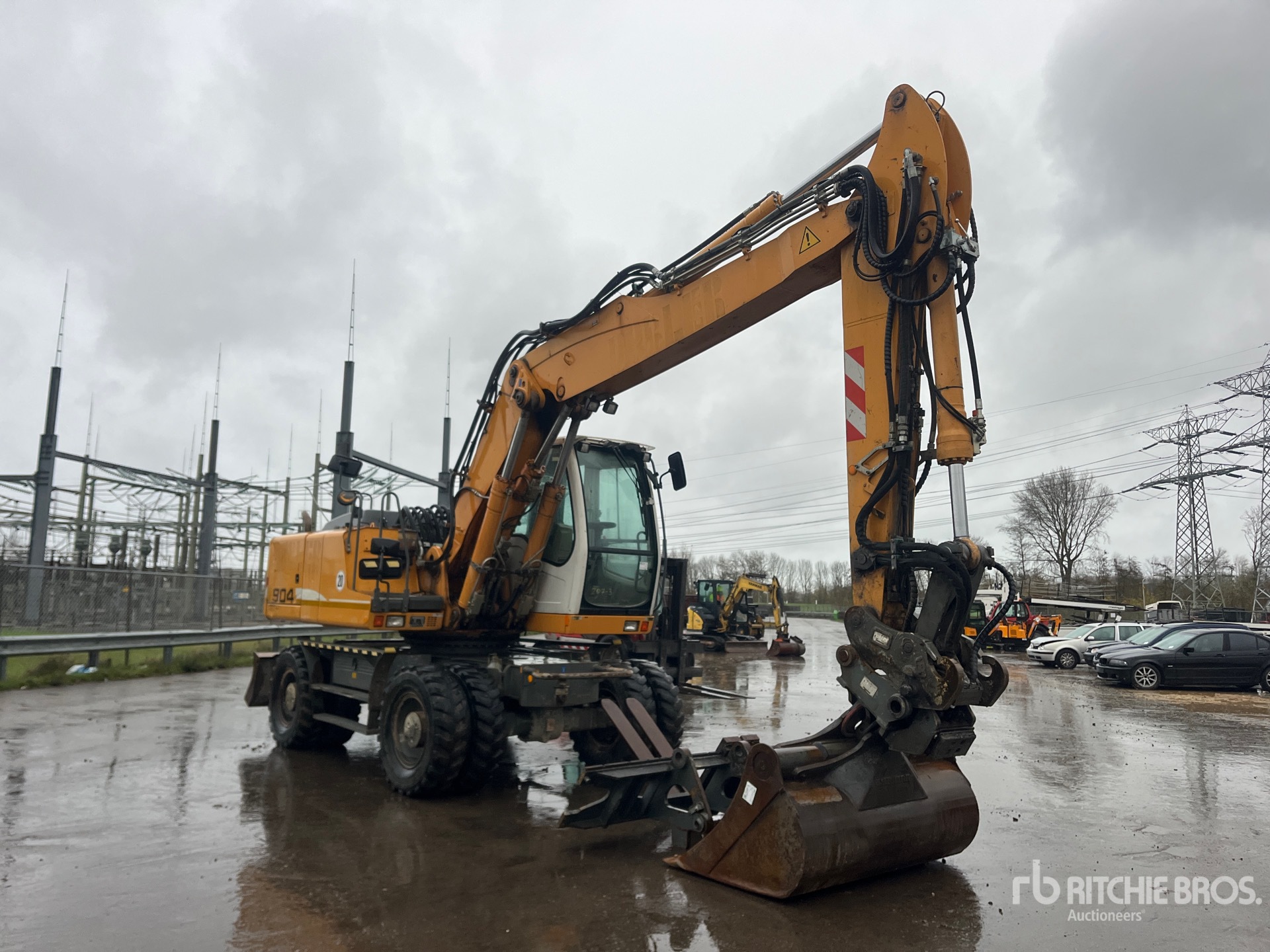 General Appearance with Foto, angolo anteriore destro