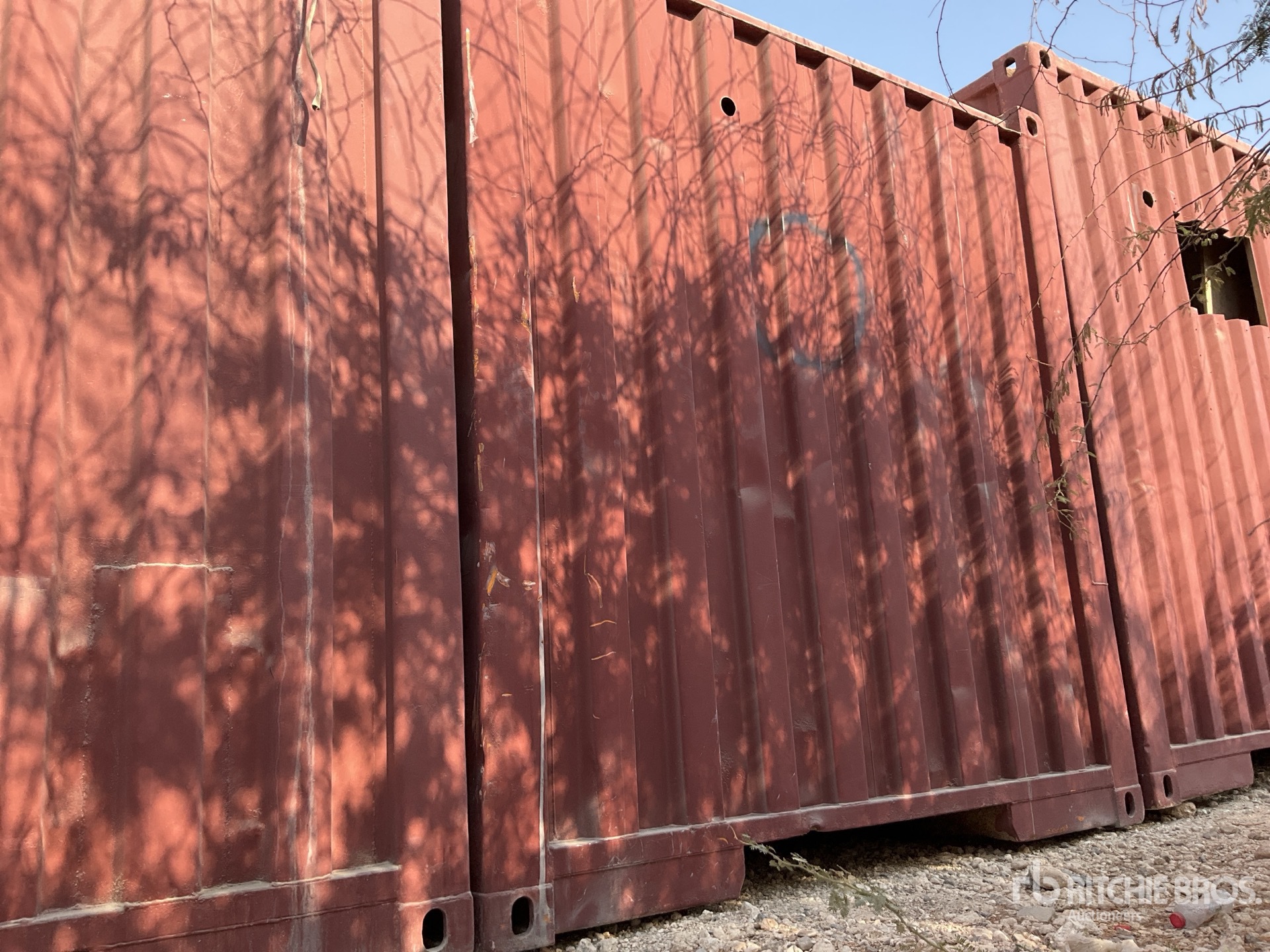 General Appearance with Bild, Ecke vorne rechts