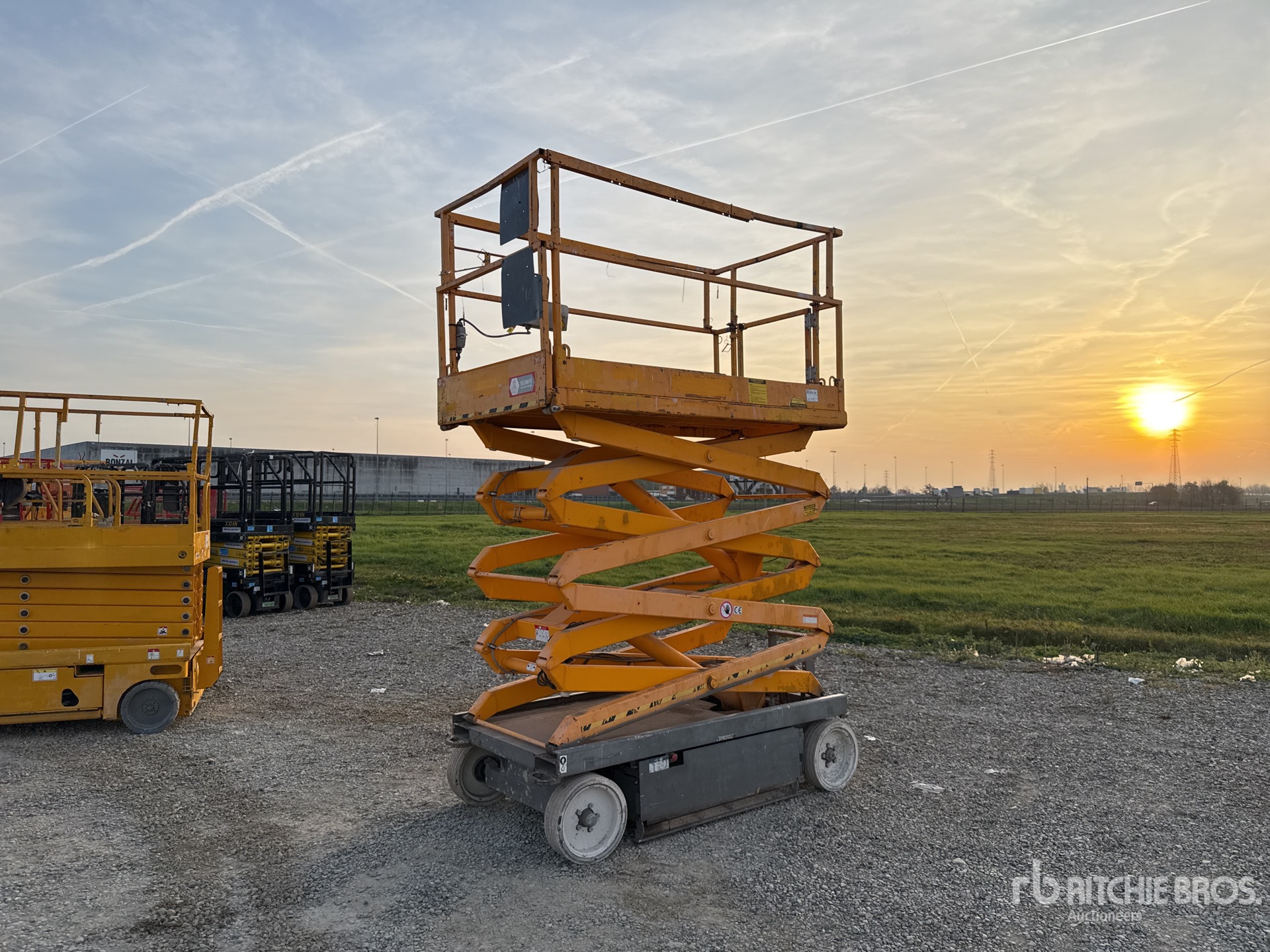 General Appearance with Foto, angolo anteriore sinistro