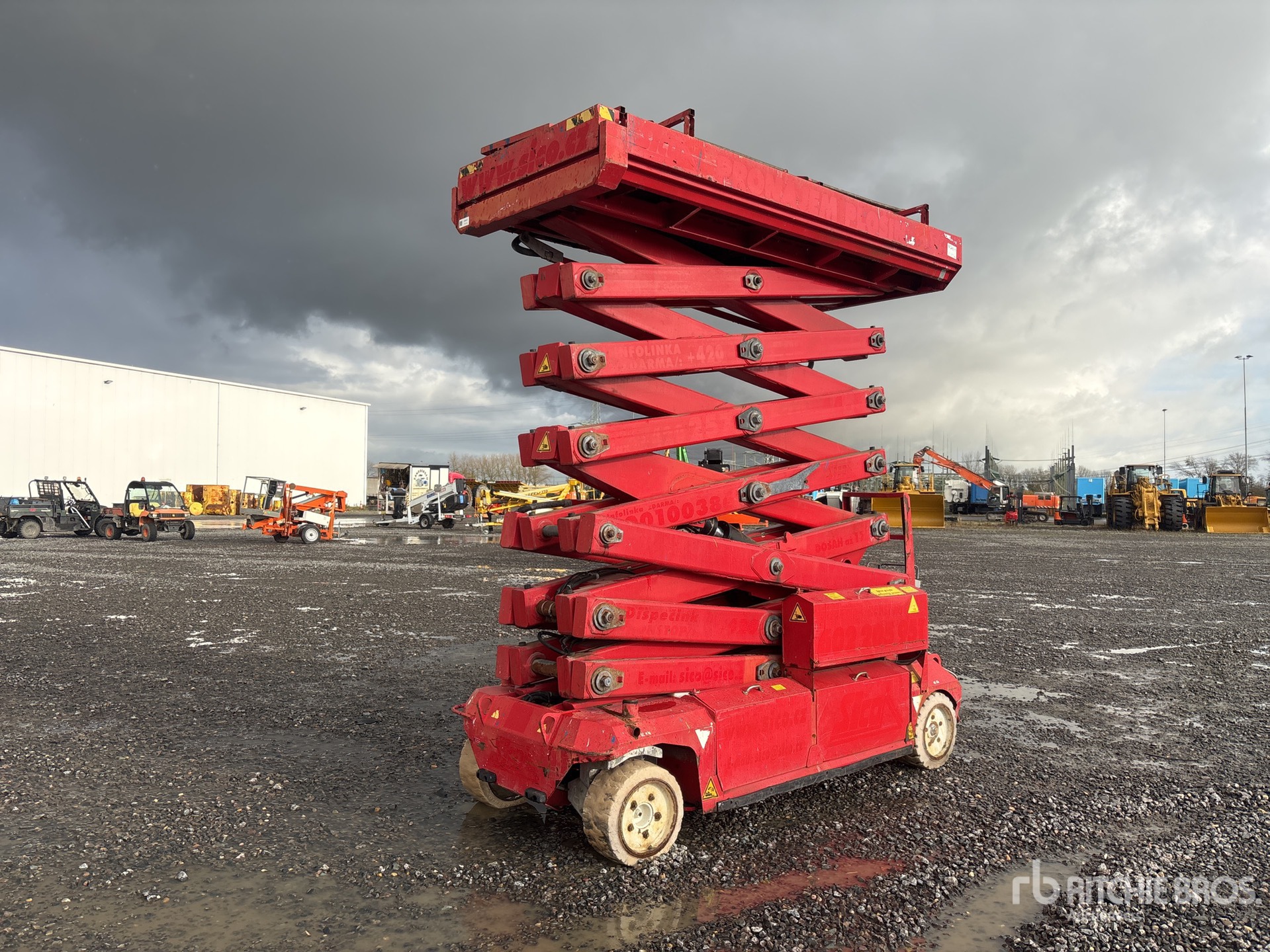 General Appearance with Picture, Right Rear Corner