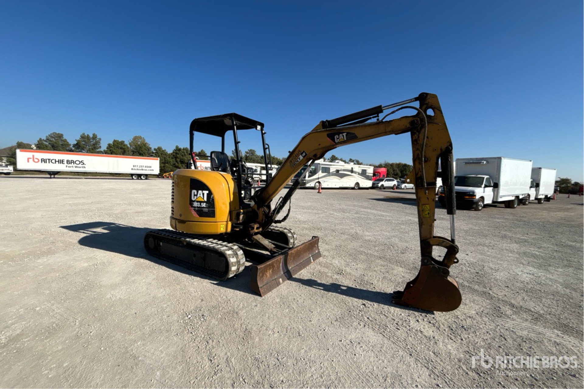 General Appearance with Picture, Right Front Corner