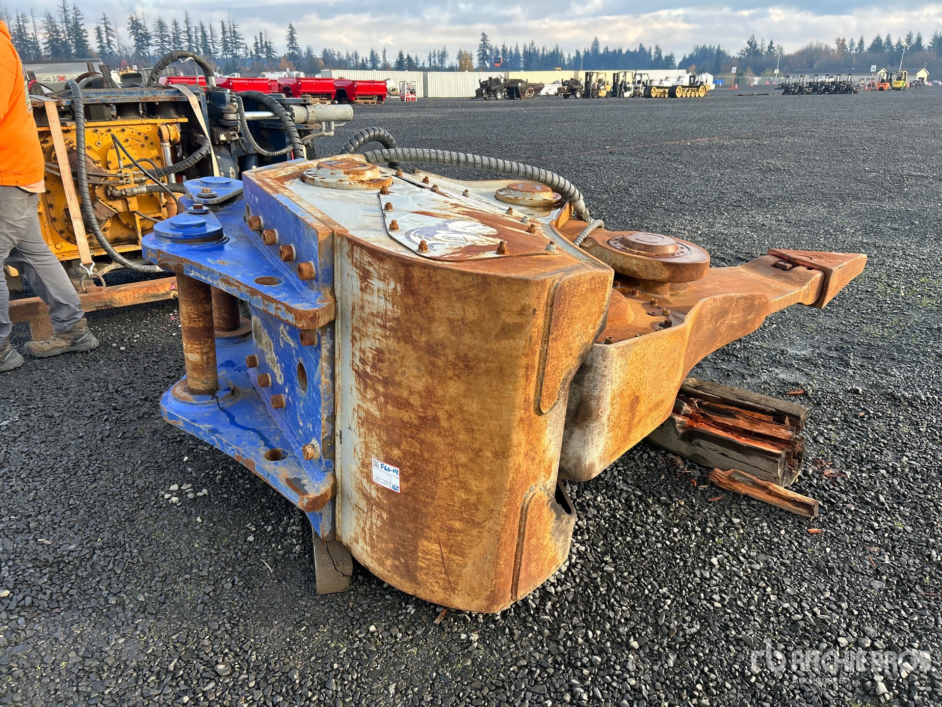 General Appearance with Picture, Left Rear Corner