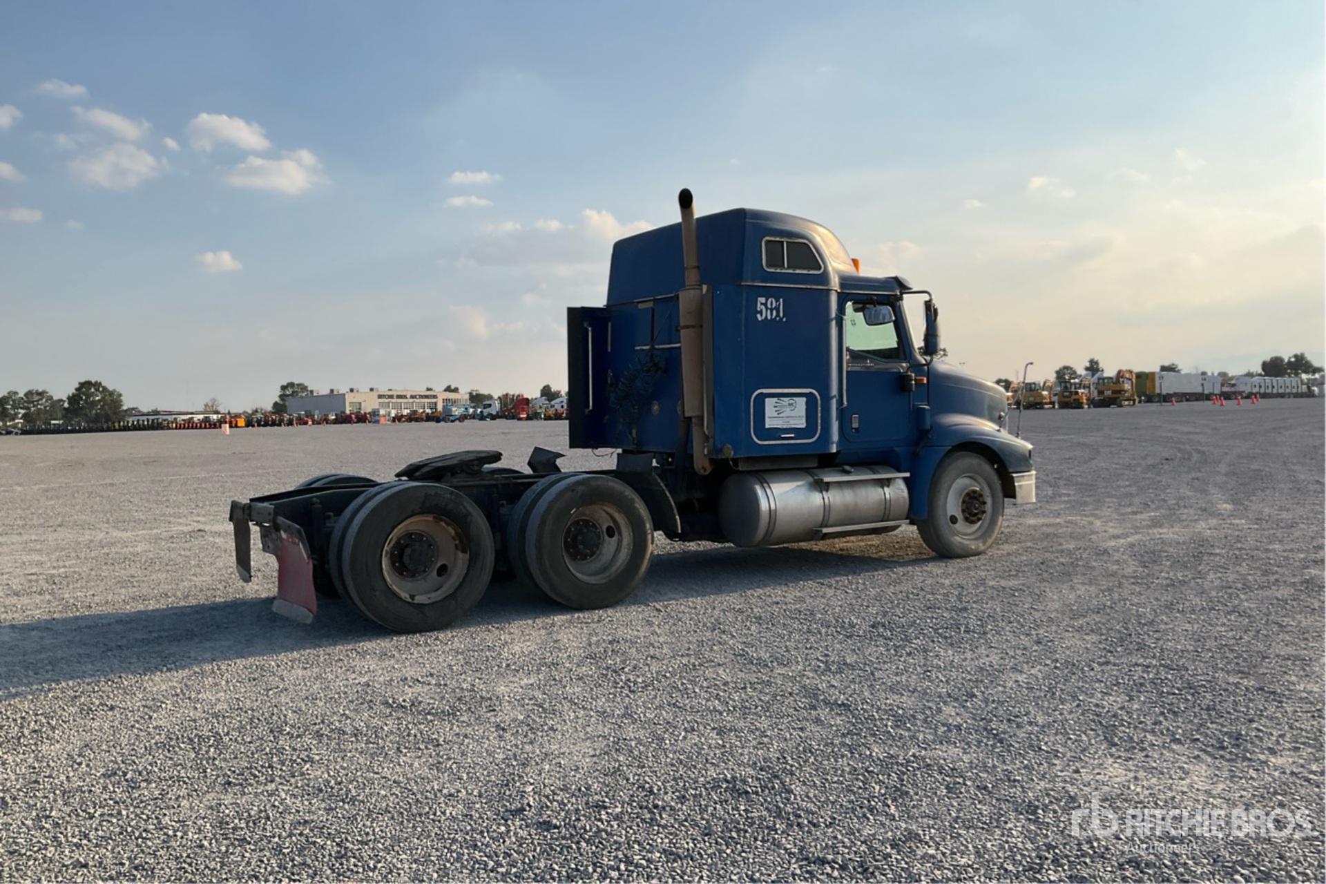 General Appearance with Imagen: esquina trasera derecha