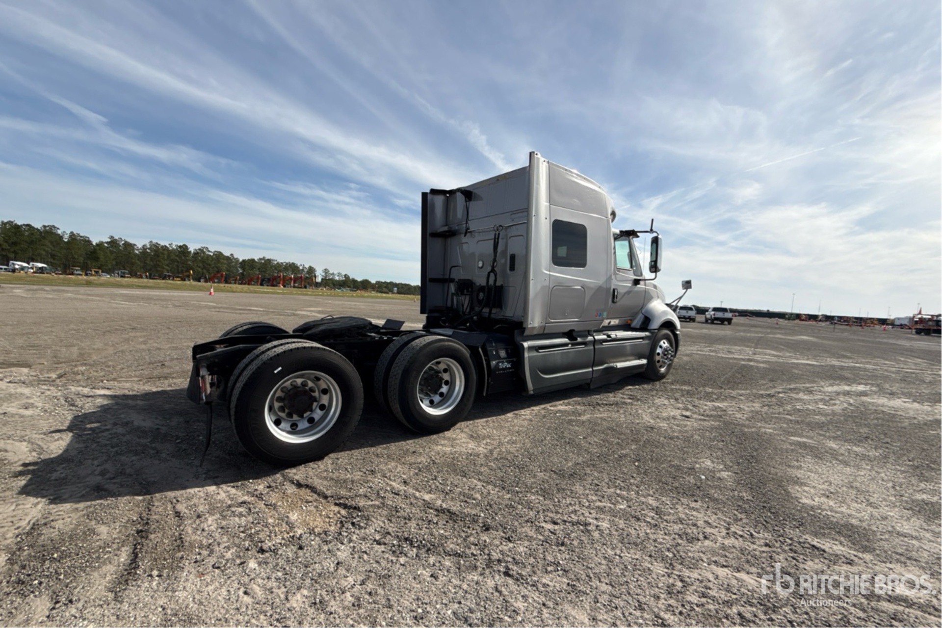 General Appearance with Bild, Ecke hinten rechts