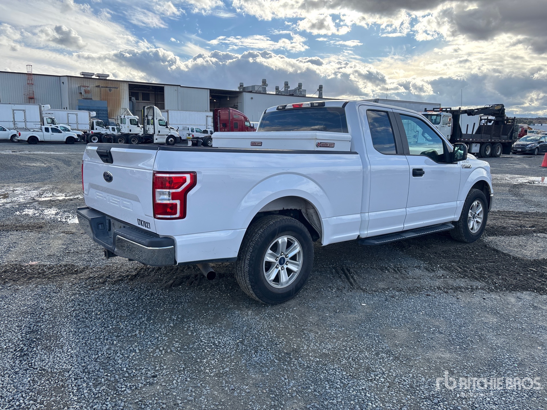 General Appearance with Picture, Right Rear Corner