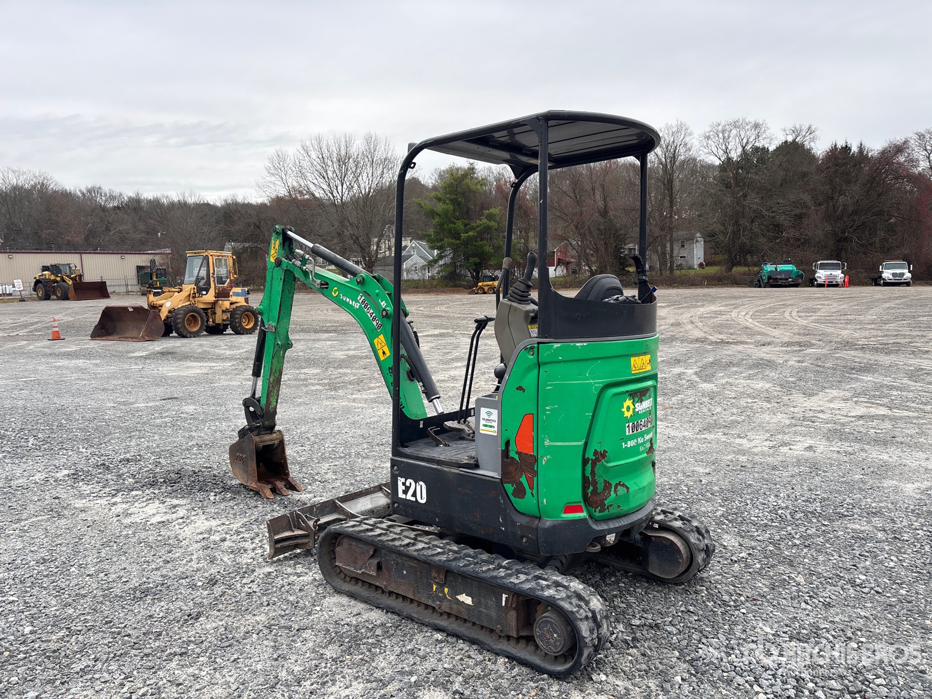 General Appearance with Foto, angolo posteriore sinistro