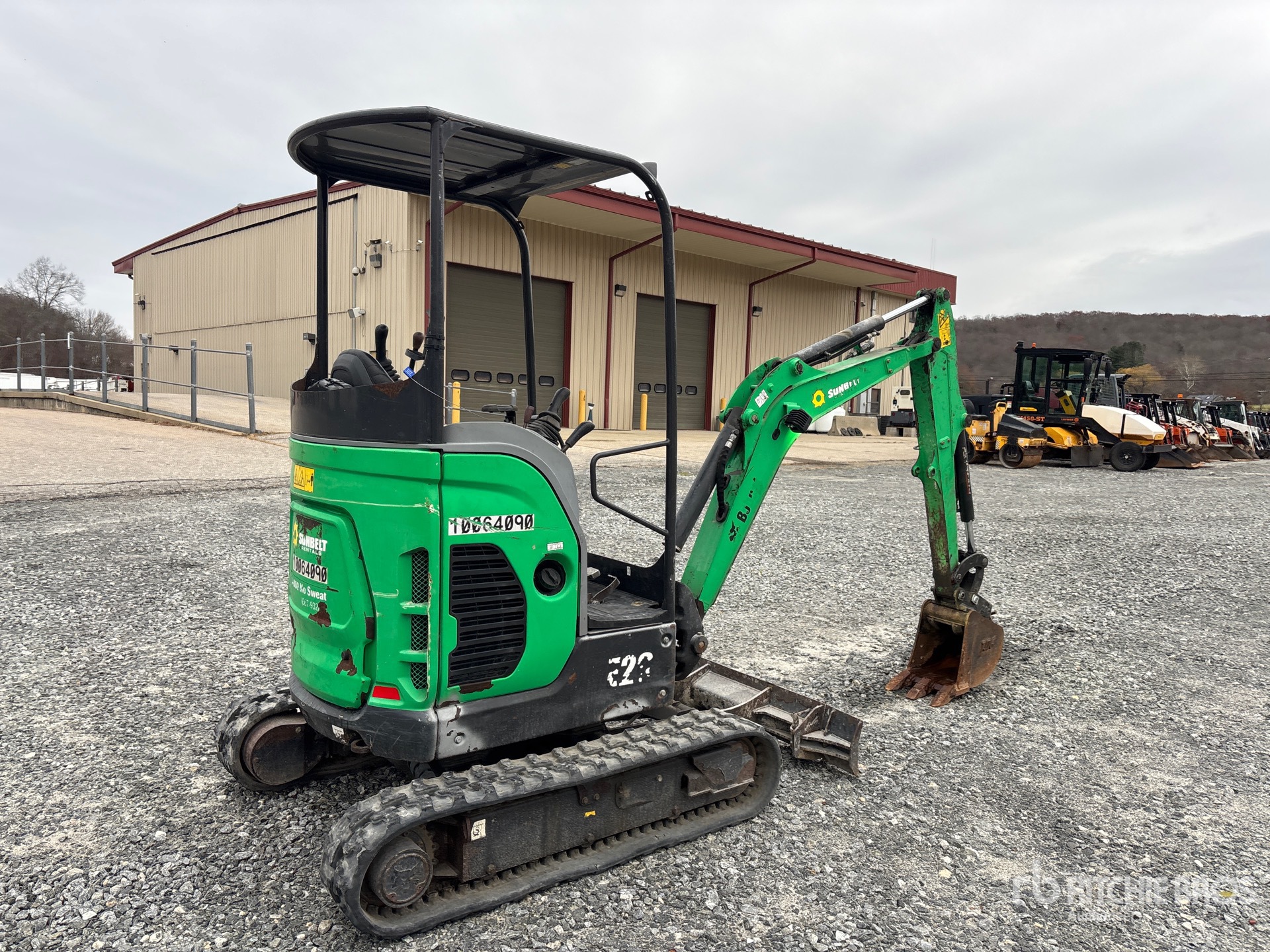 General Appearance with Foto, angolo anteriore sinistro