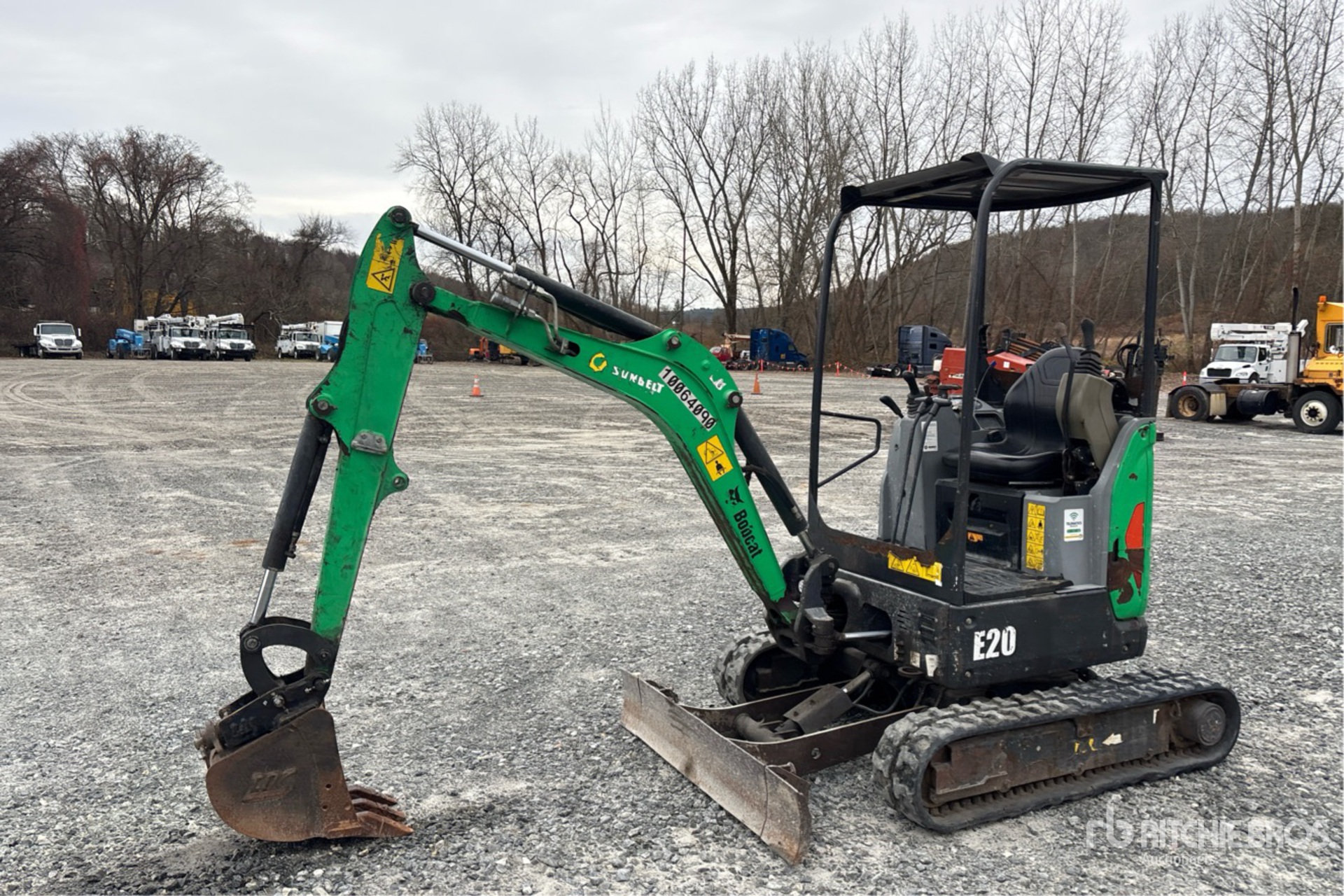 General Appearance with Image, coin avant gauche