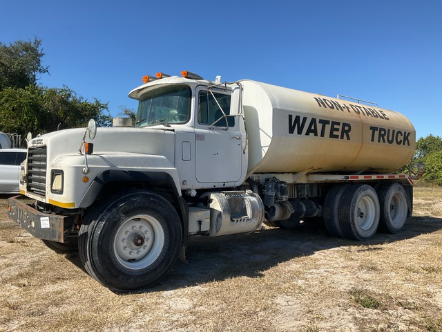 1999 Mack RD600 6x4 Water Truck