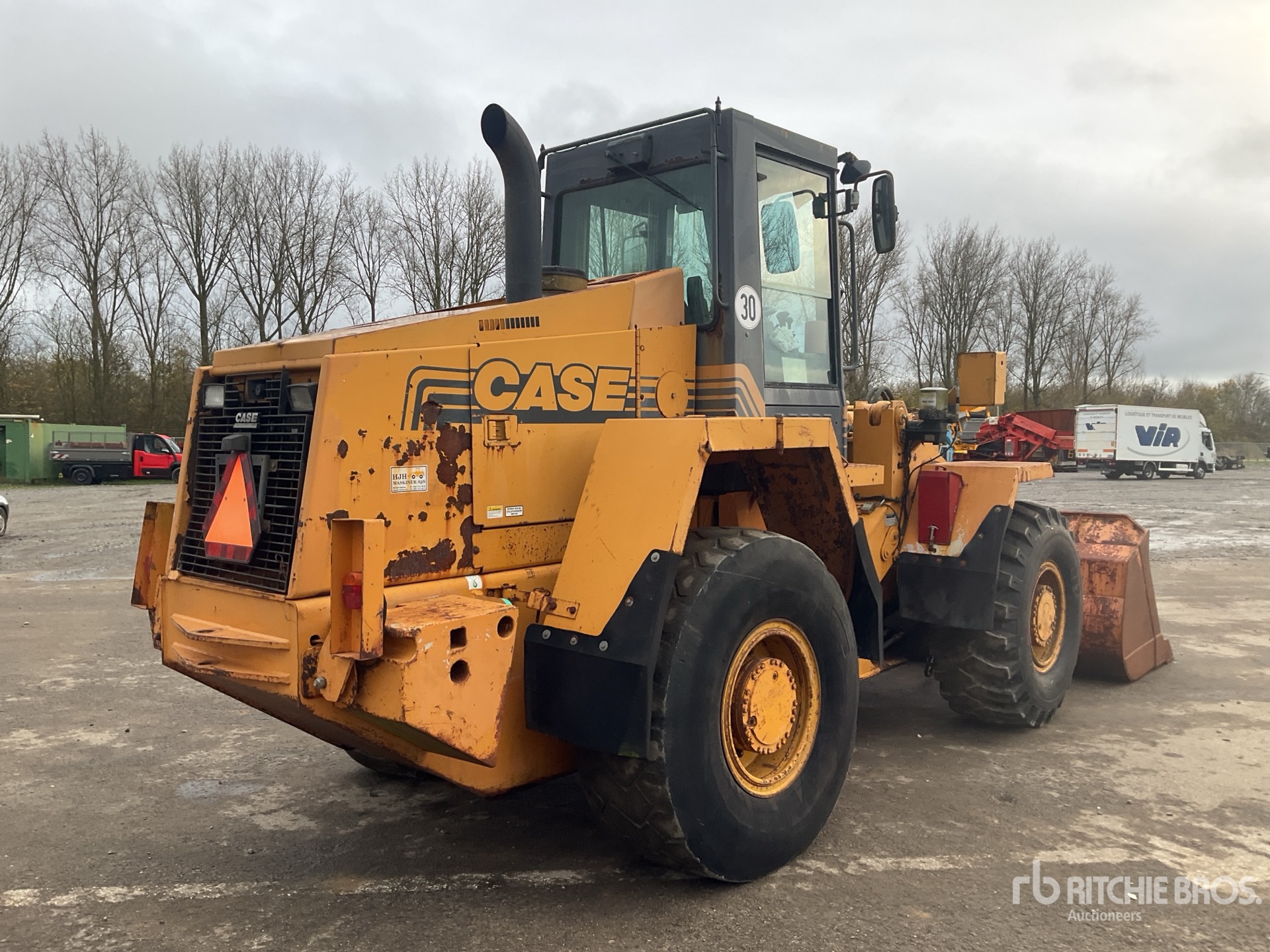 Aspect général with Image, coin arrière droit