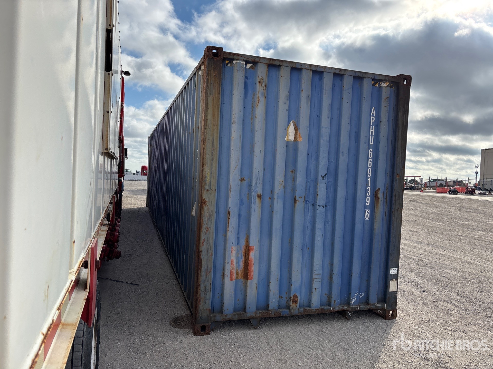 Aspect général with Image, coin avant droit