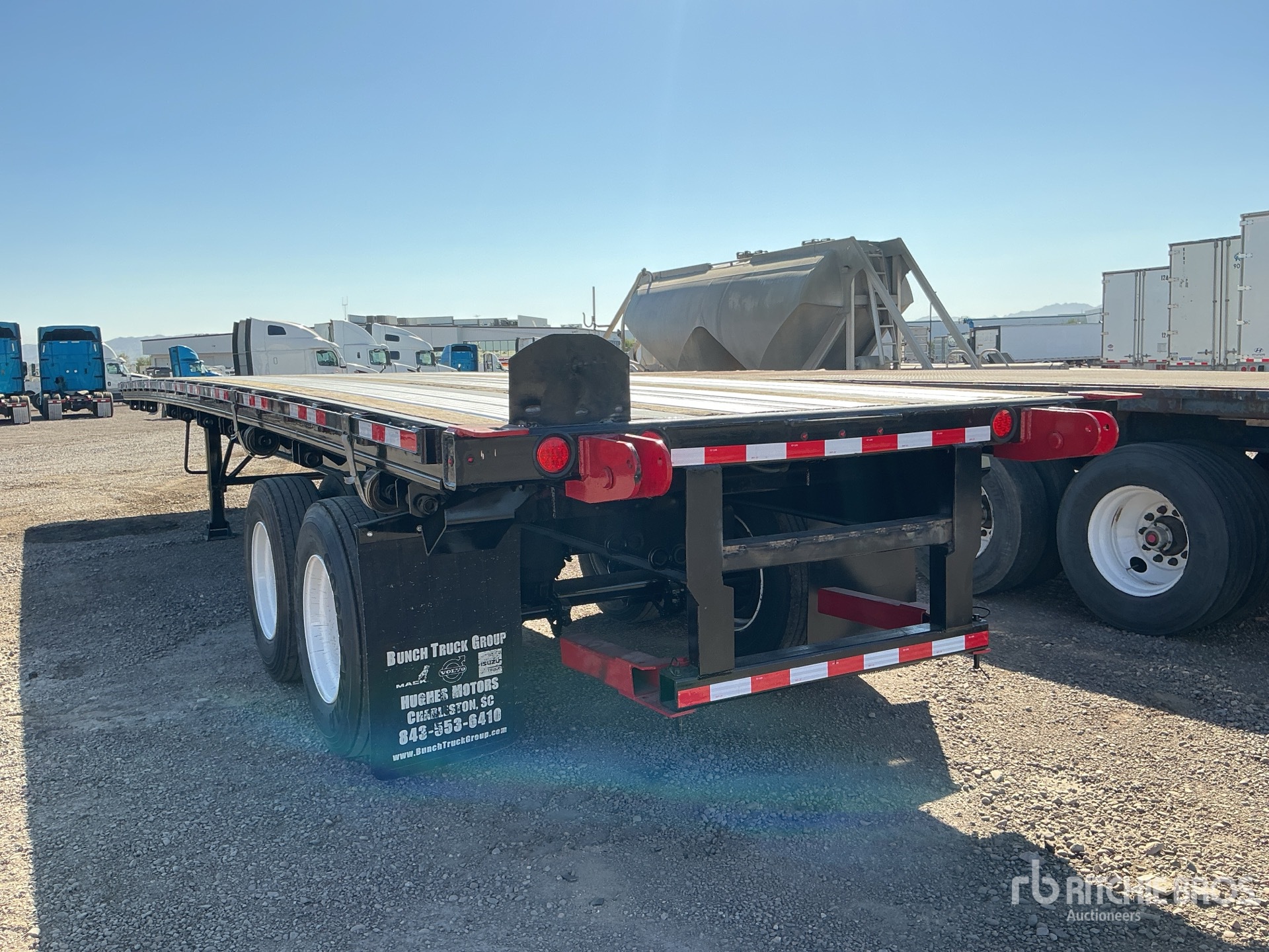 General Appearance with Foto, angolo posteriore sinistro