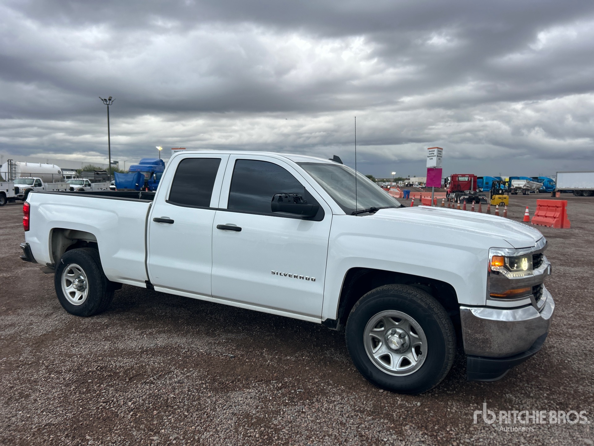 Aspect général with Image, coin avant droit