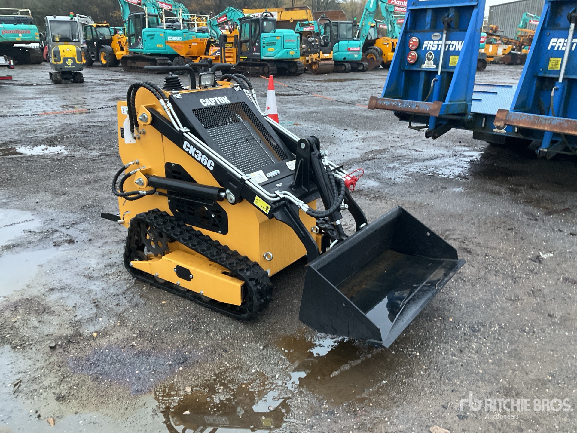 General Appearance with Picture, Right Front Corner