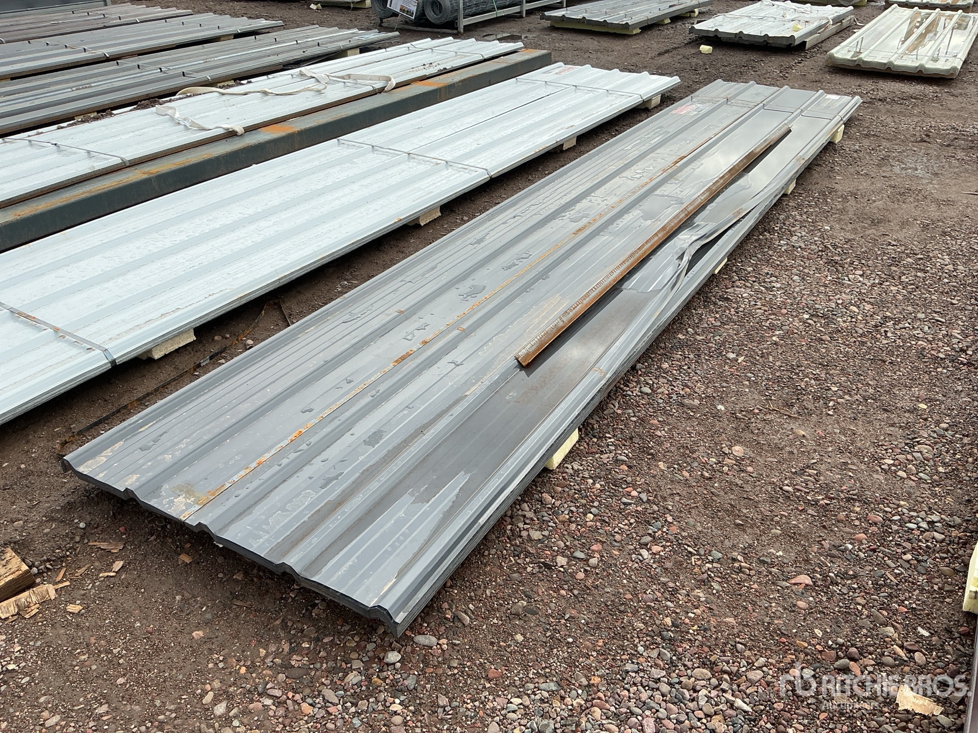 Aspect général with Image, coin avant droit