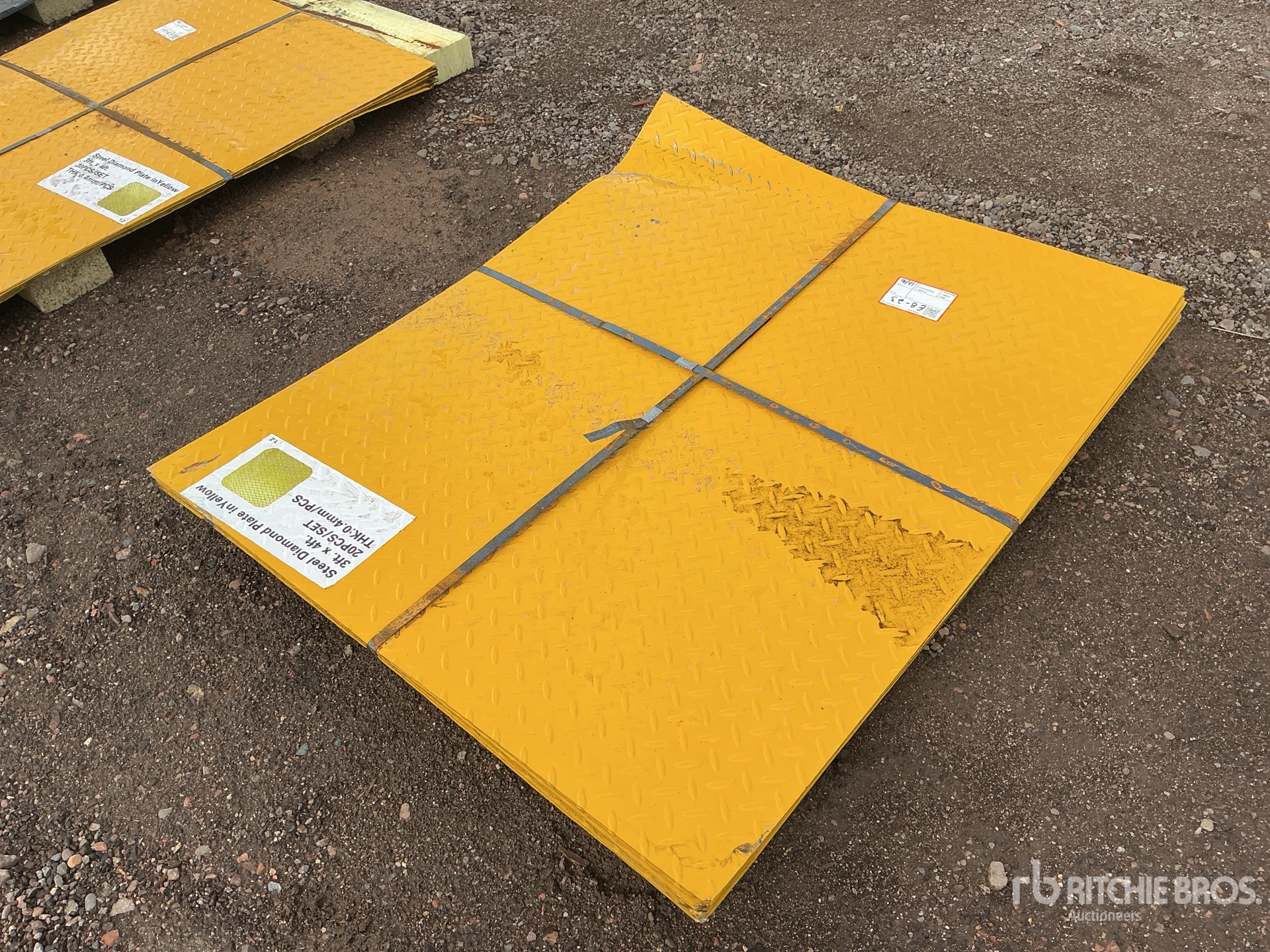 Aspect général with Image, coin avant droit