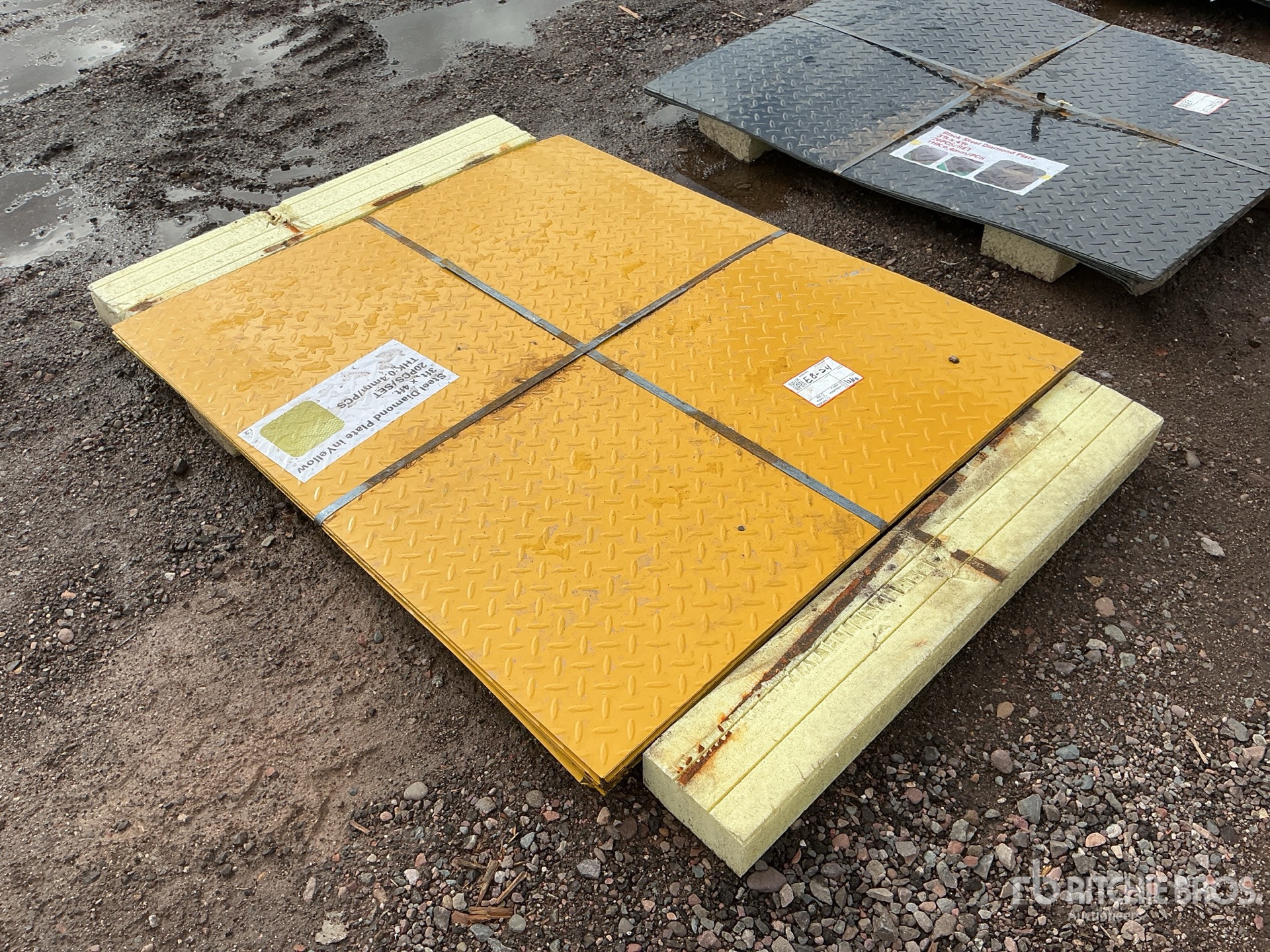 Aspect général with Image, coin avant droit