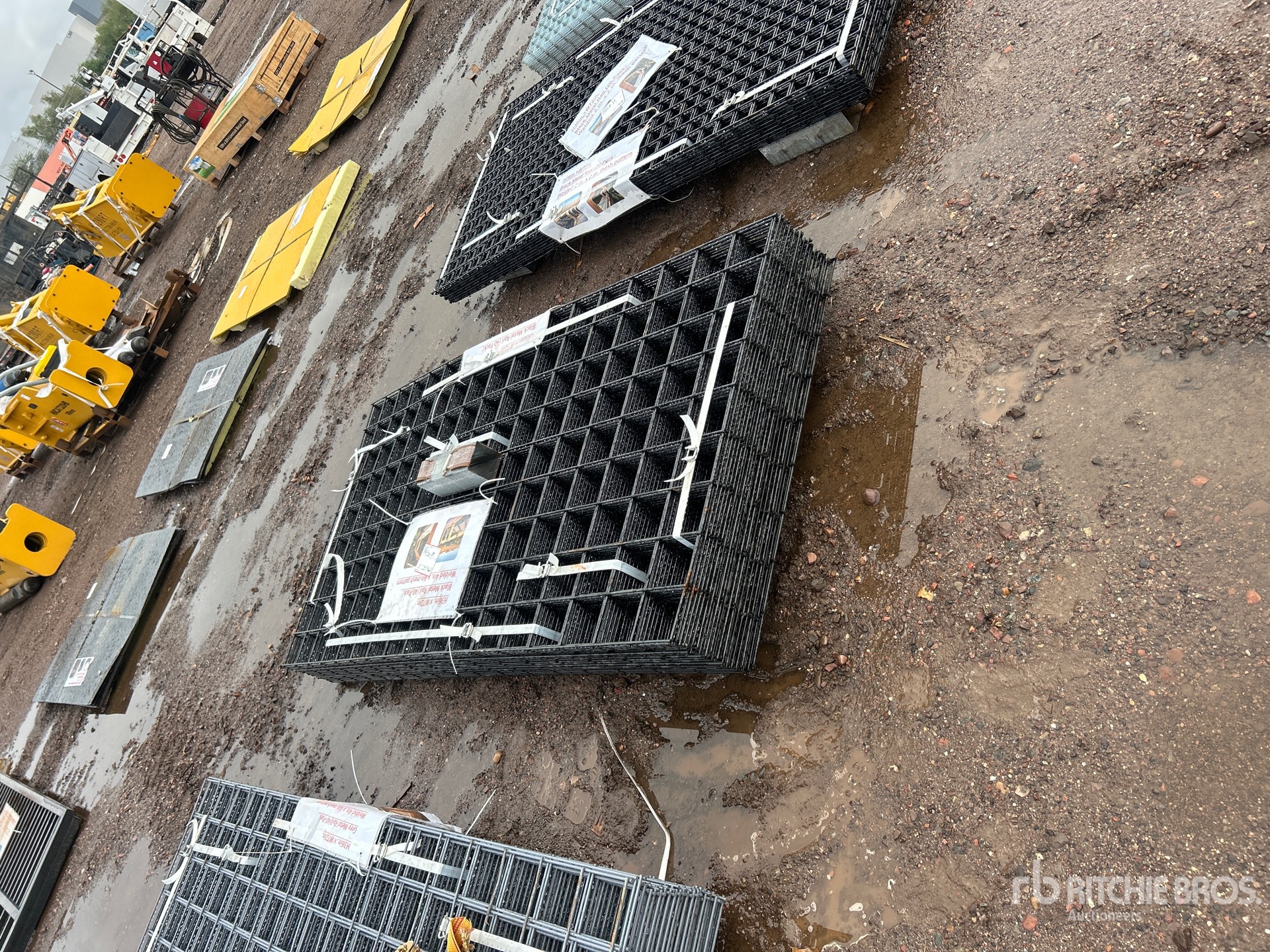 General Appearance with Featured Photo