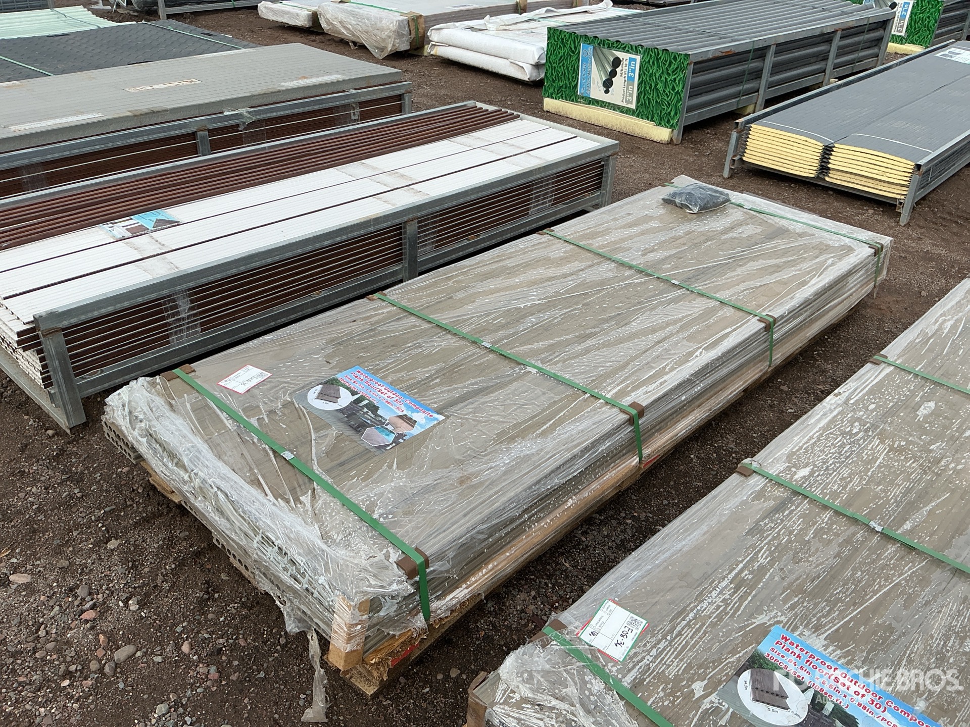 Aspect général with Image, coin arrière gauche