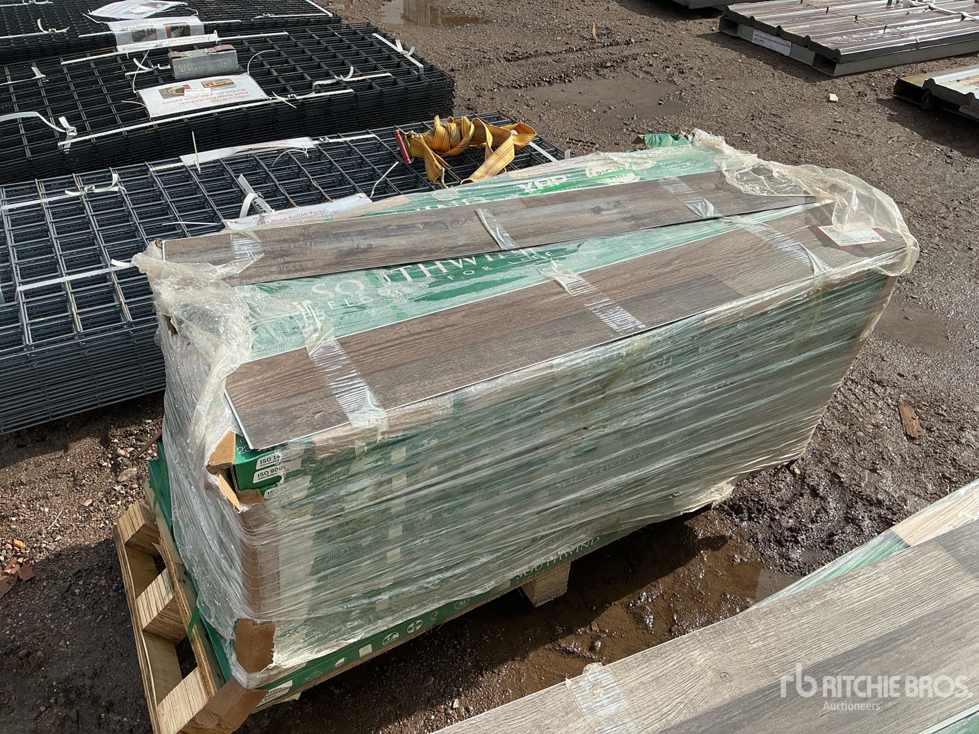 Aspect général with Image, coin arrière droit