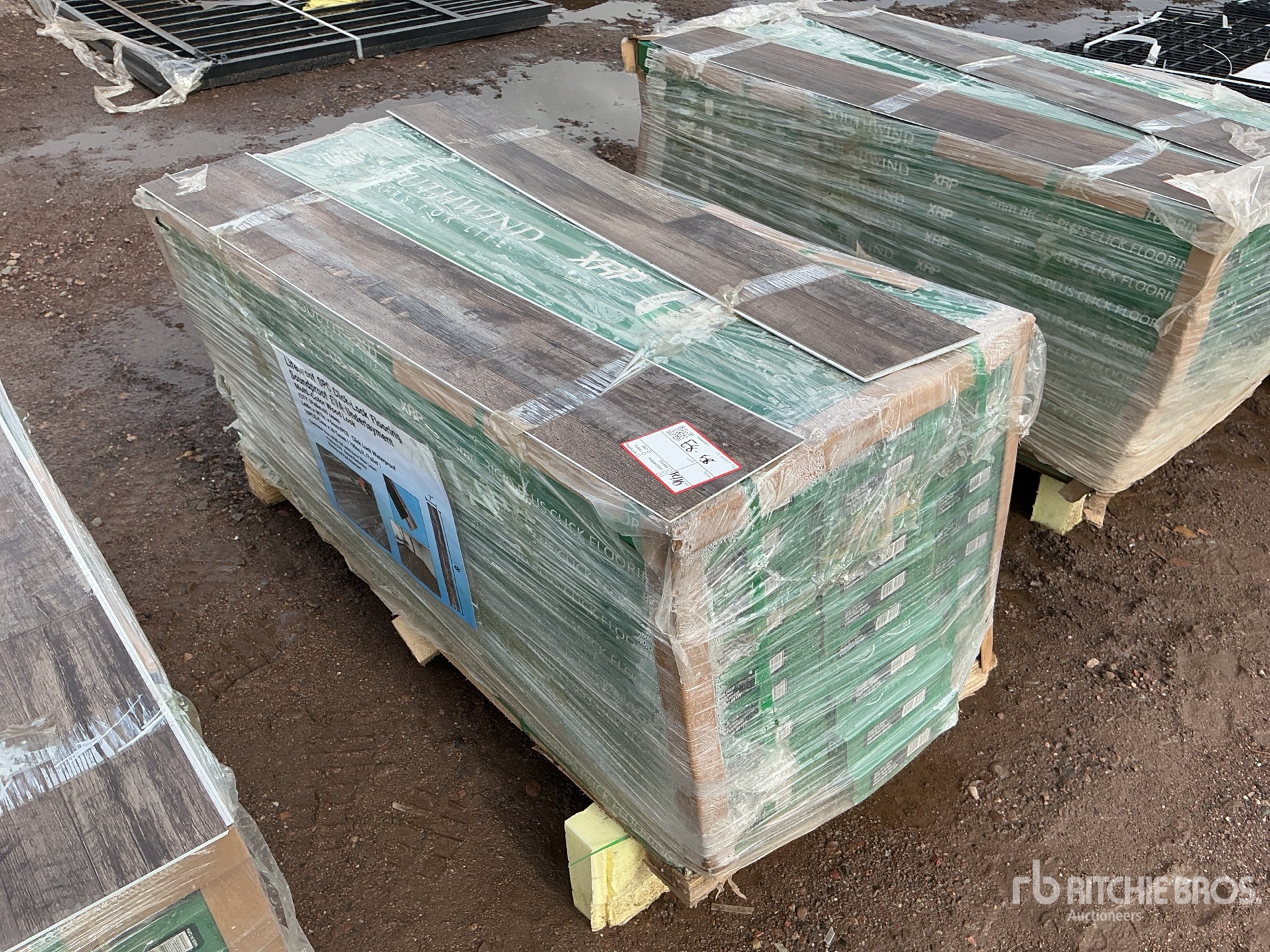 Aspect général with Image, coin arrière droit