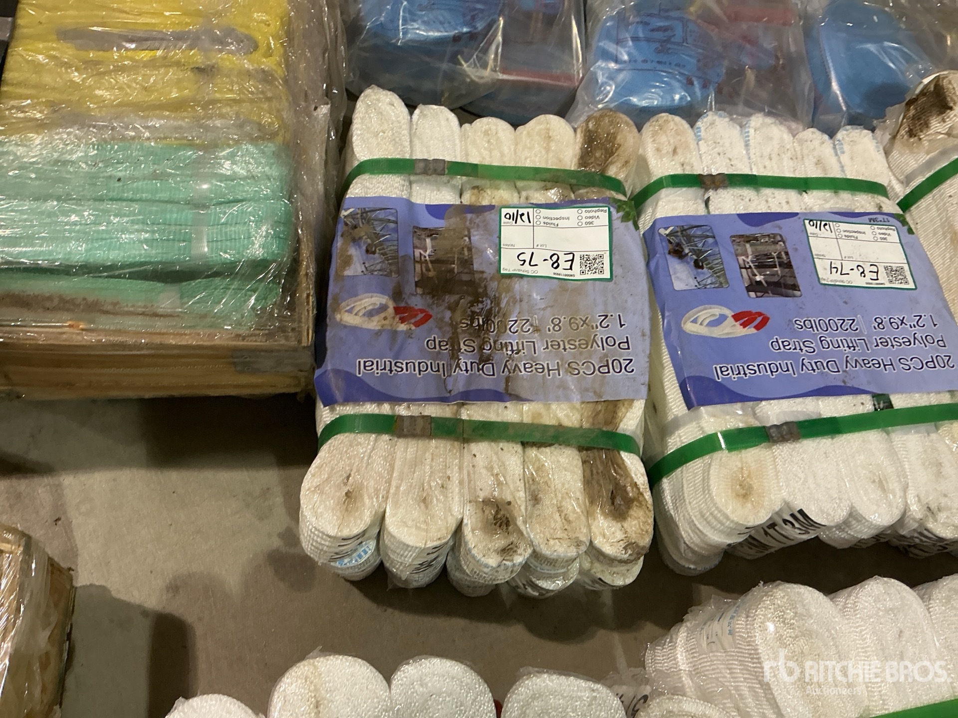 Aspect général with Image, coin arrière droit