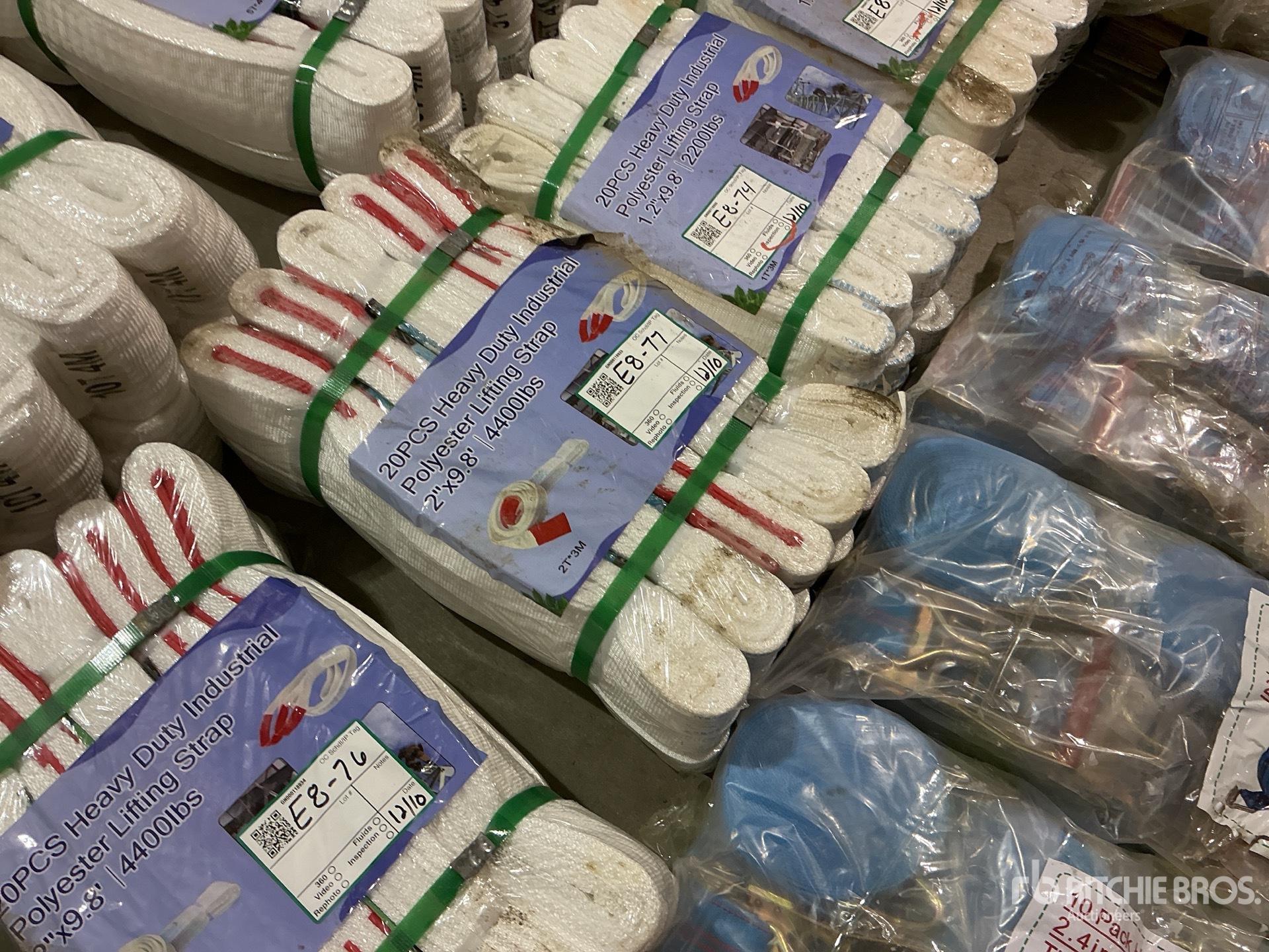 Aspect général with Image, coin avant droit